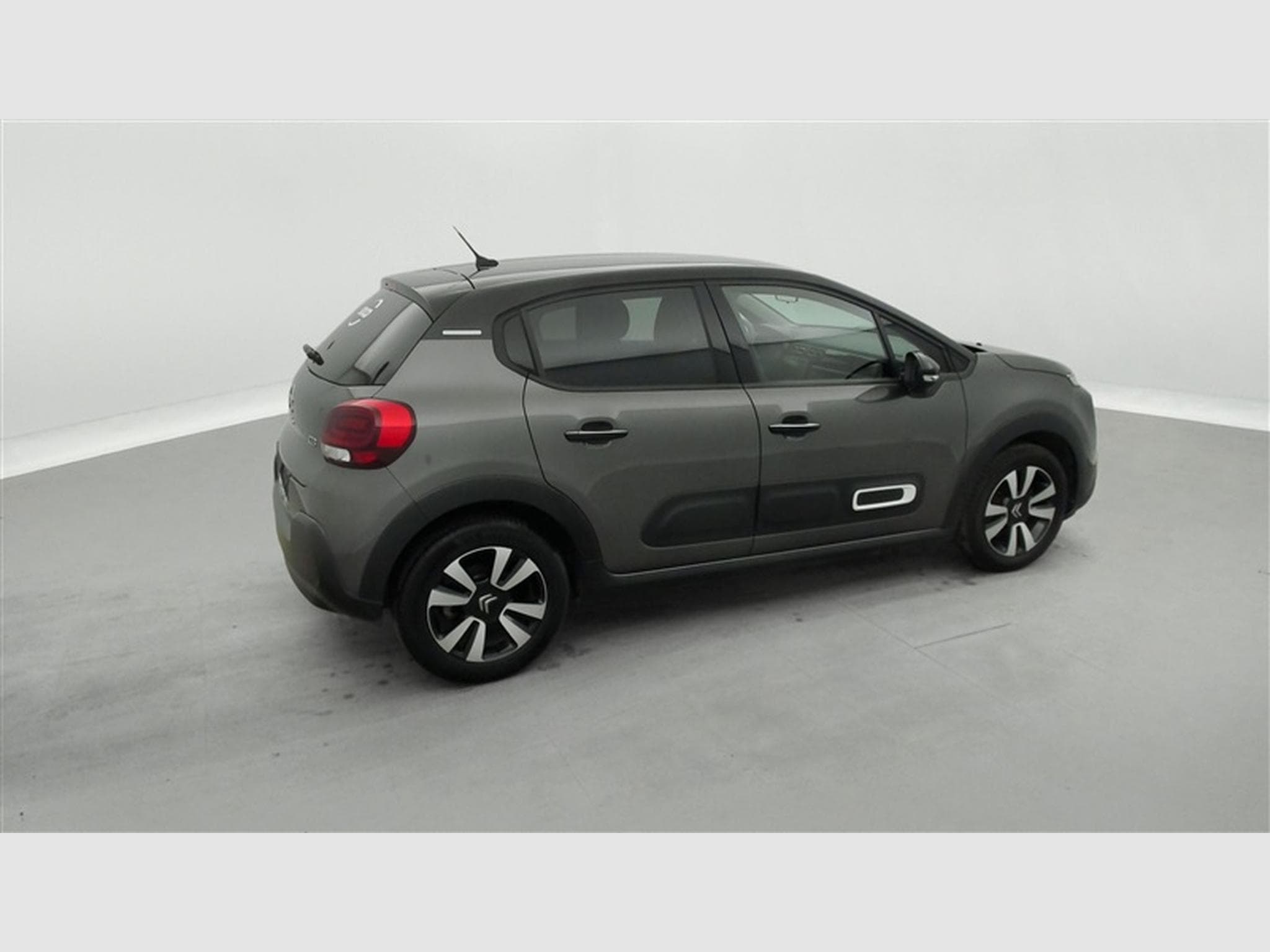 Citroen C3 1.2i PureTech Shine CARPLAY / FULL LED / JA 16" (2023) - Photo 23
