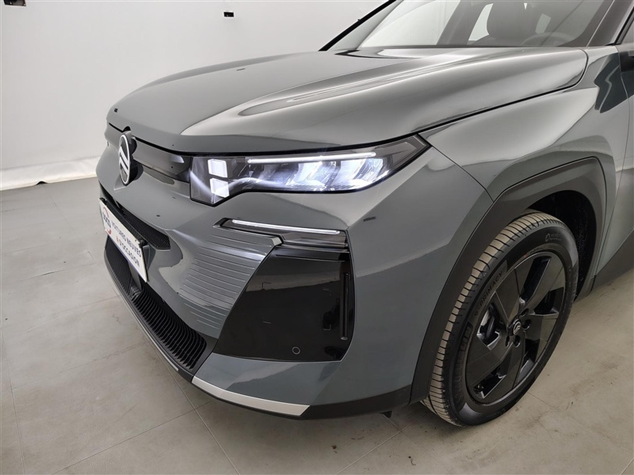 Citroen C5 Aircross 1.2 Hybrid 145cv E-DCS6 Plus NAVI / FULL LED / CAMERA / JA19 (2026) - Photo 15