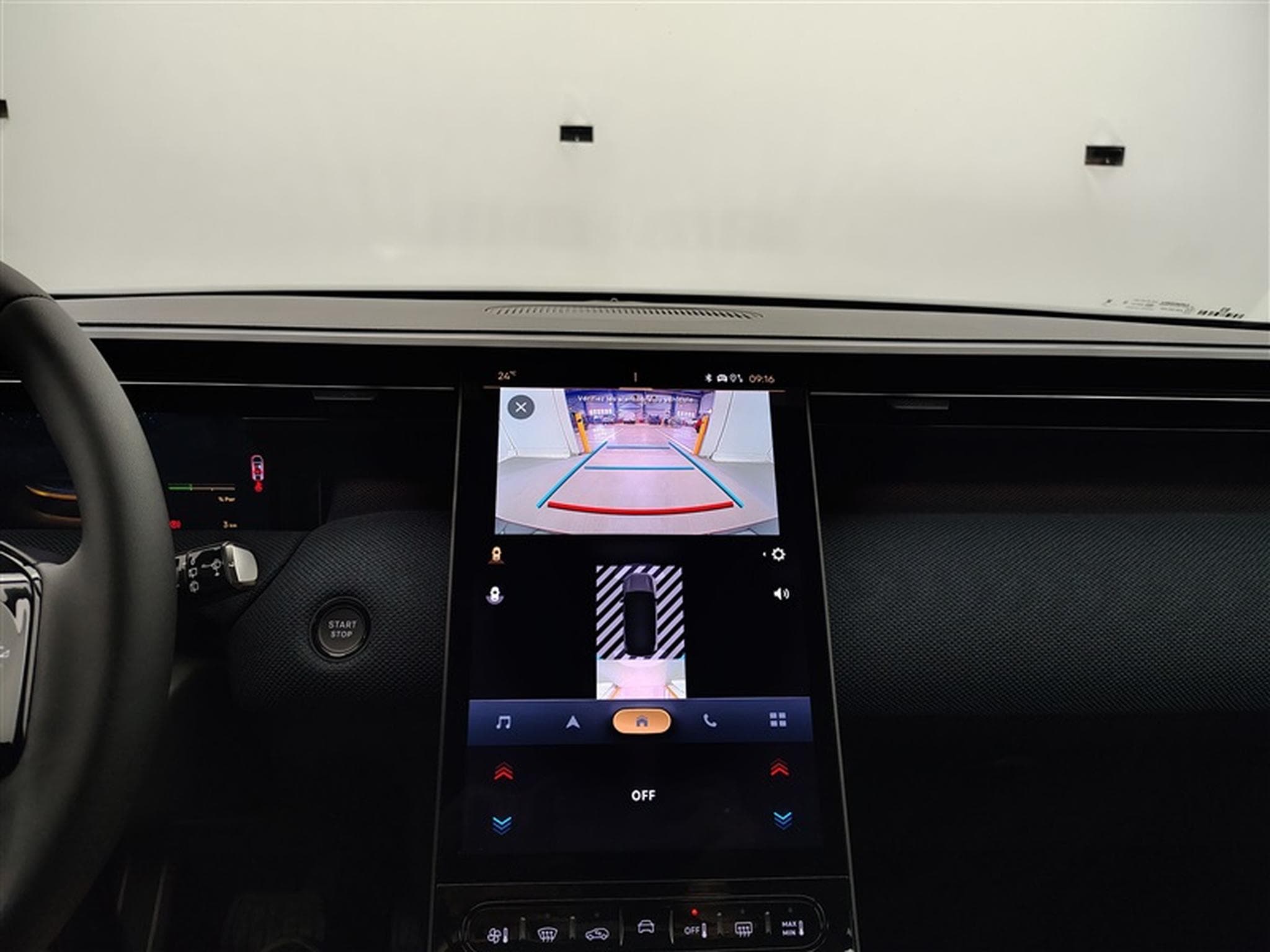 Citroen C5 Aircross 1.2 Hybrid 145cv E-DCS6 Plus NAVI / FULL LED / CAMERA / JA19 (2026) - Photo 18