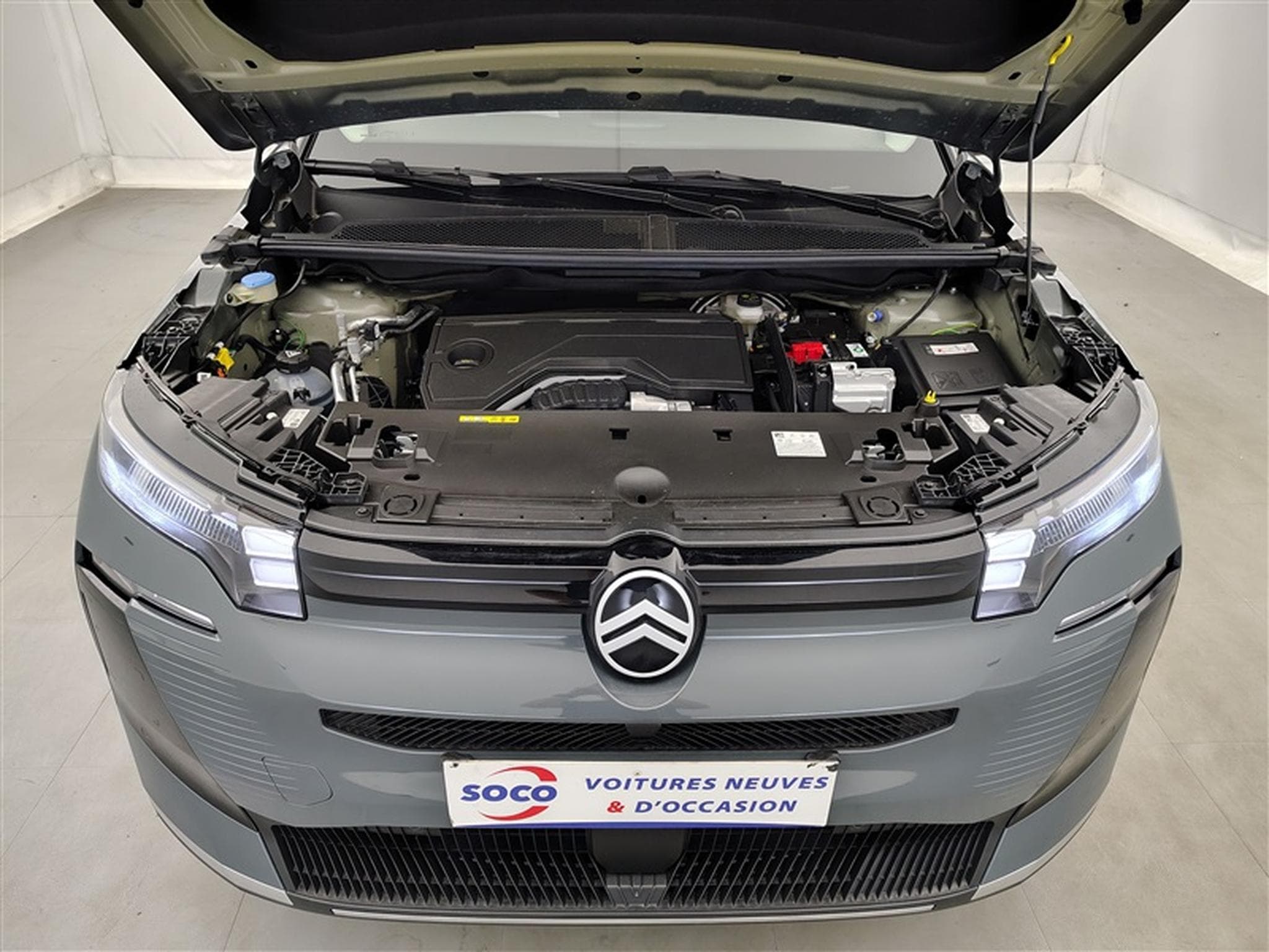 Citroen C5 Aircross 1.2 Hybrid 145cv E-DCS6 Plus NAVI / FULL LED / CAMERA / JA19 (2026) - Photo 21