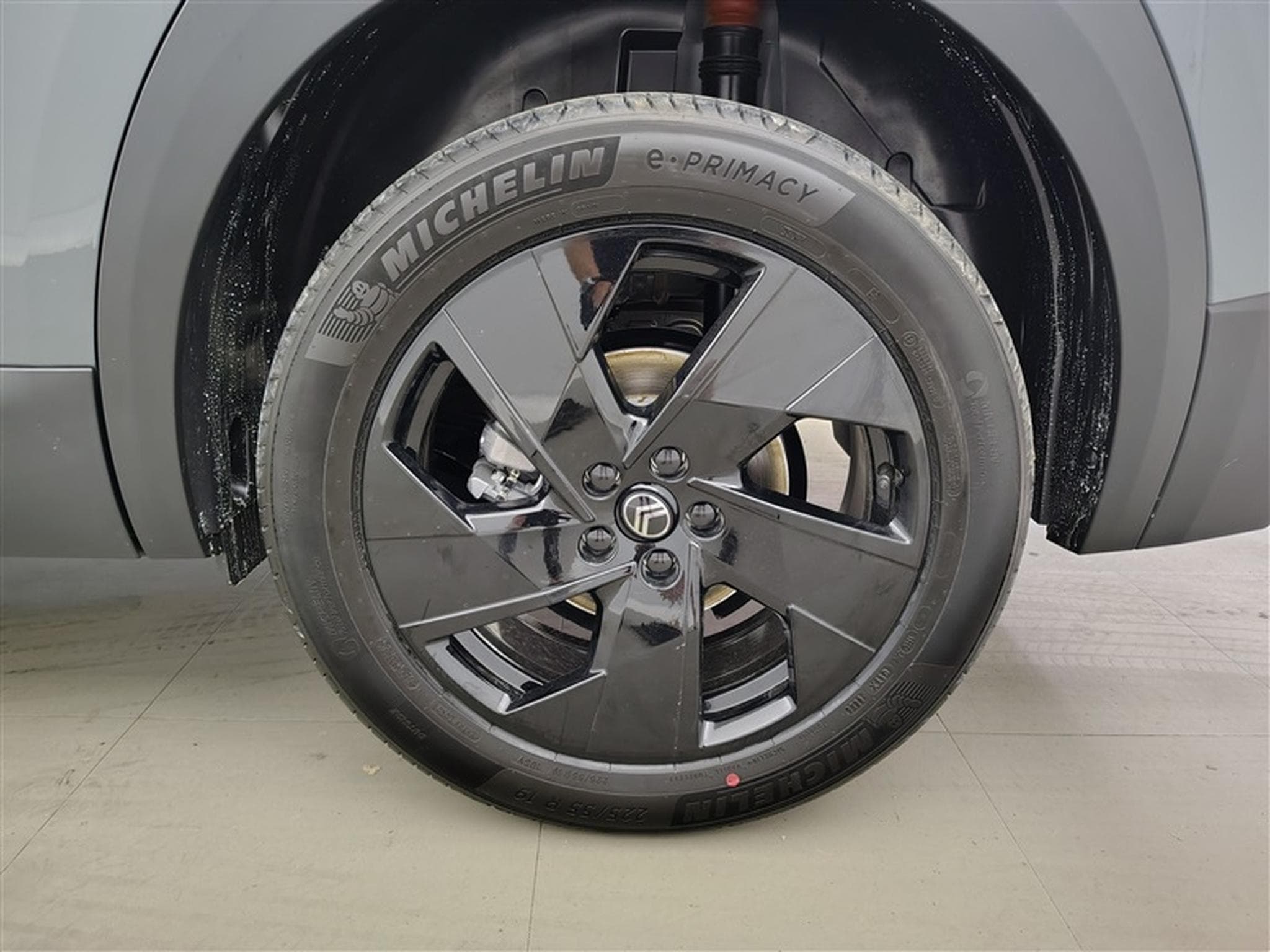 Citroen C5 Aircross 1.2 Hybrid 145cv E-DCS6 Plus NAVI / FULL LED / CAMERA / JA19 (2026) - Photo 6