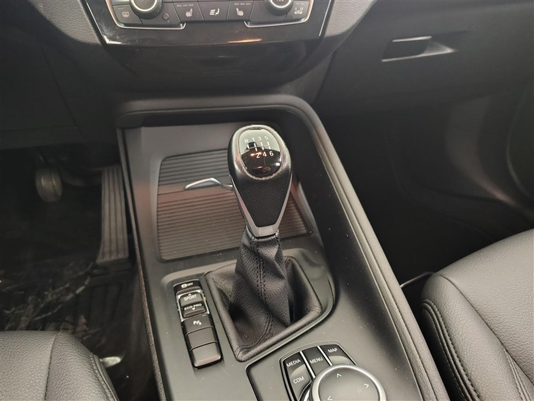 BMW X1 1.5i sDrive18 Business CUIR/NAVI/JA17/PDC AV AR (2021) - Photo 12