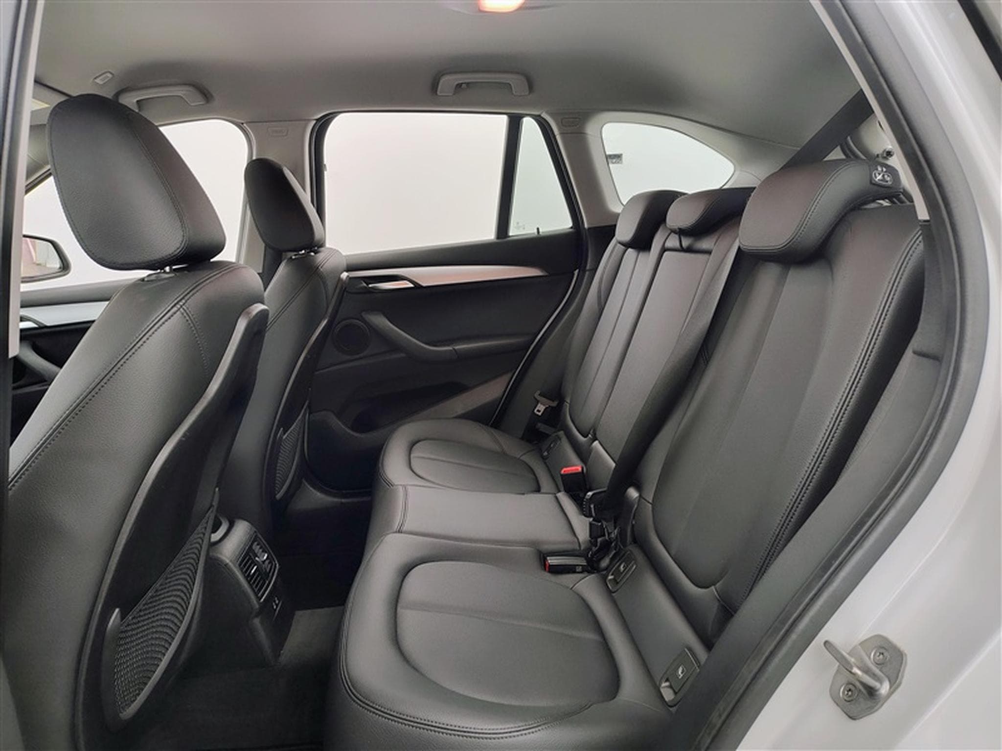 BMW X1 1.5i sDrive18 Business CUIR/NAVI/JA17/PDC AV AR (2021) - Photo 13