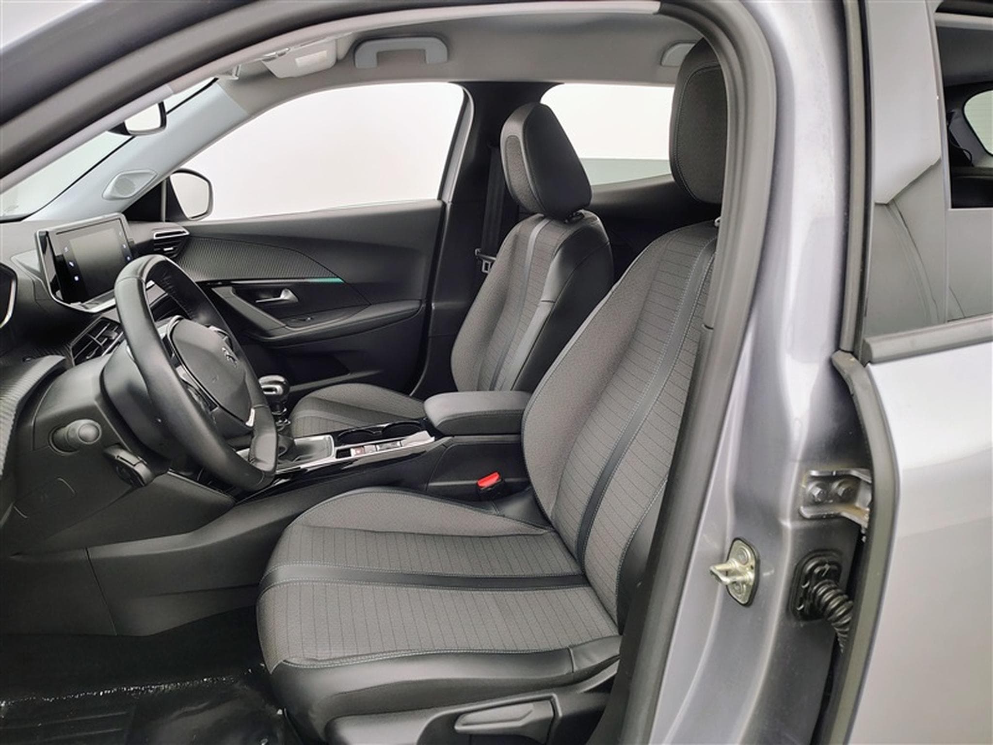 Peugeot 2008 1.5 BlueHDi Active **CAM/NAVI/CARPLAY** (2021) - Foto 7