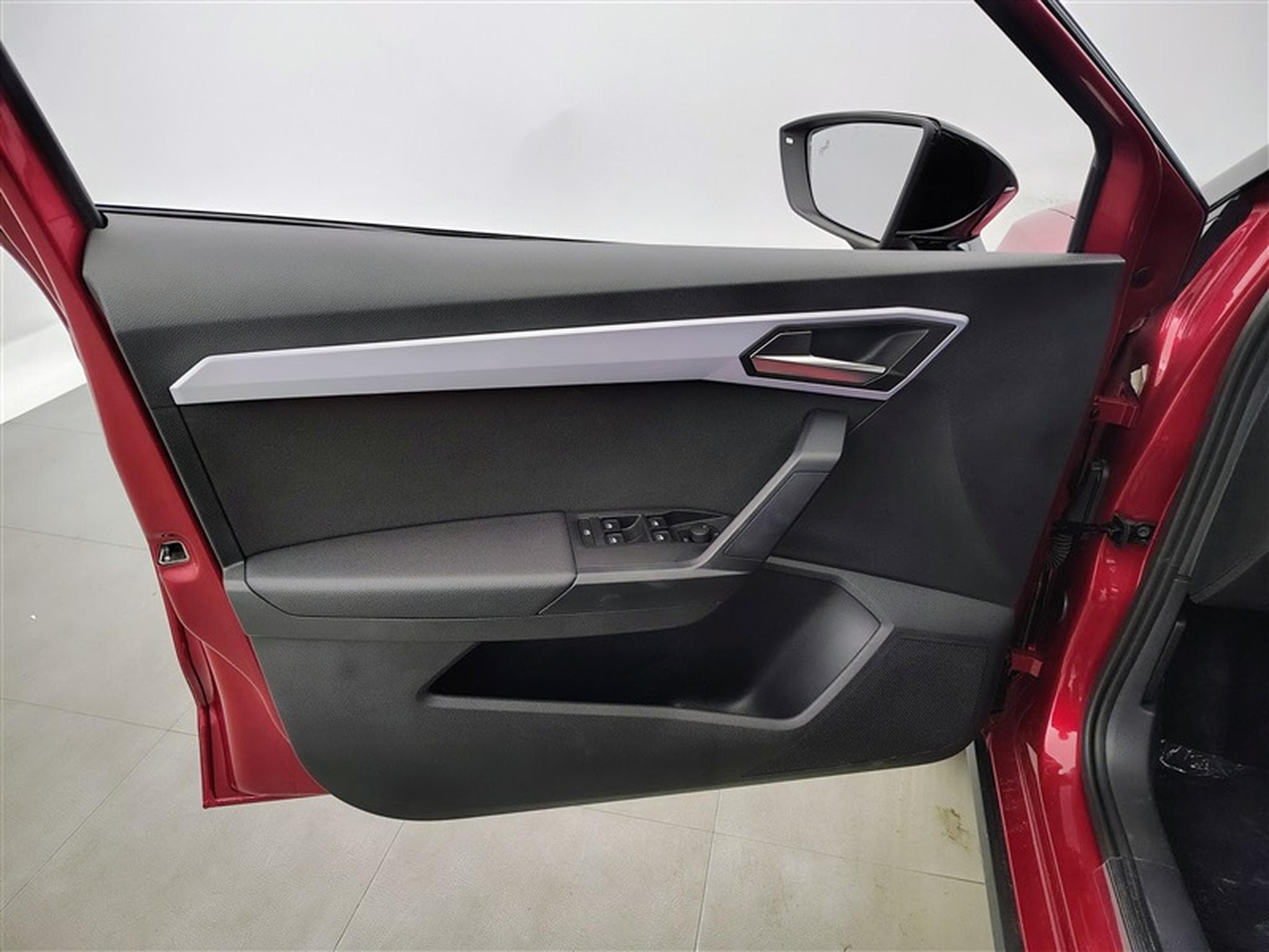 Seat Arona 1.0 TSI 115cv FR NAVI / FULL LED / SIEGES SPORT / CAMERA (2025) - Foto 17