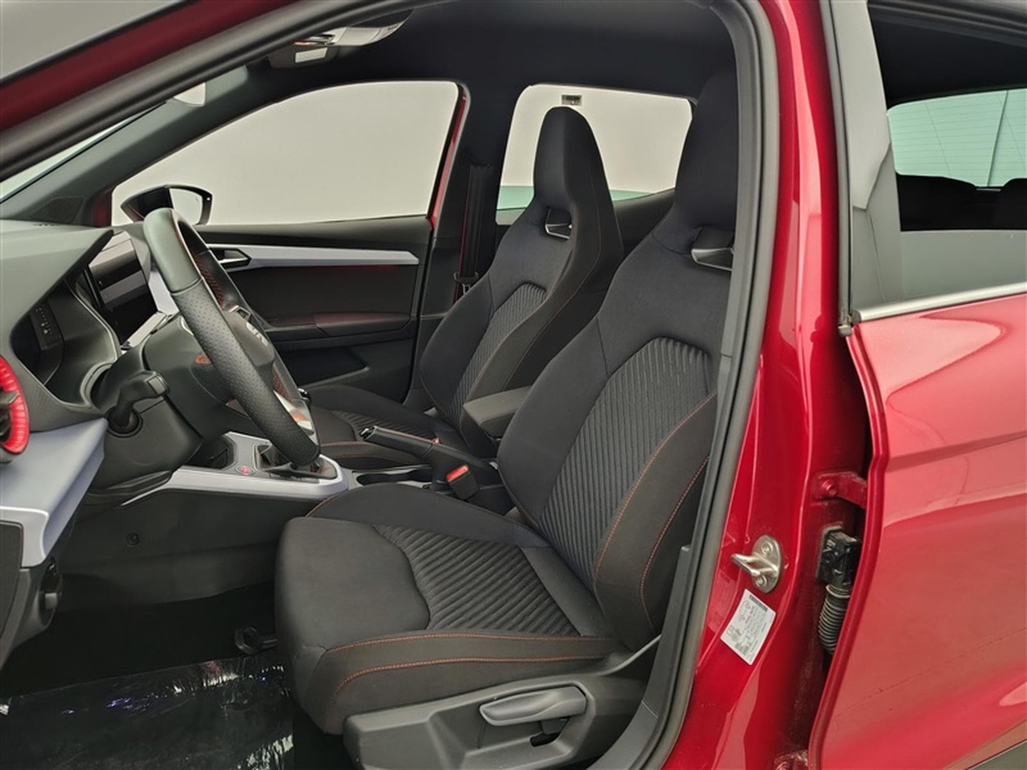 Seat Arona 1.0 TSI 115cv FR NAVI / FULL LED / SIEGES SPORT / CAMERA (2025) - Foto 7
