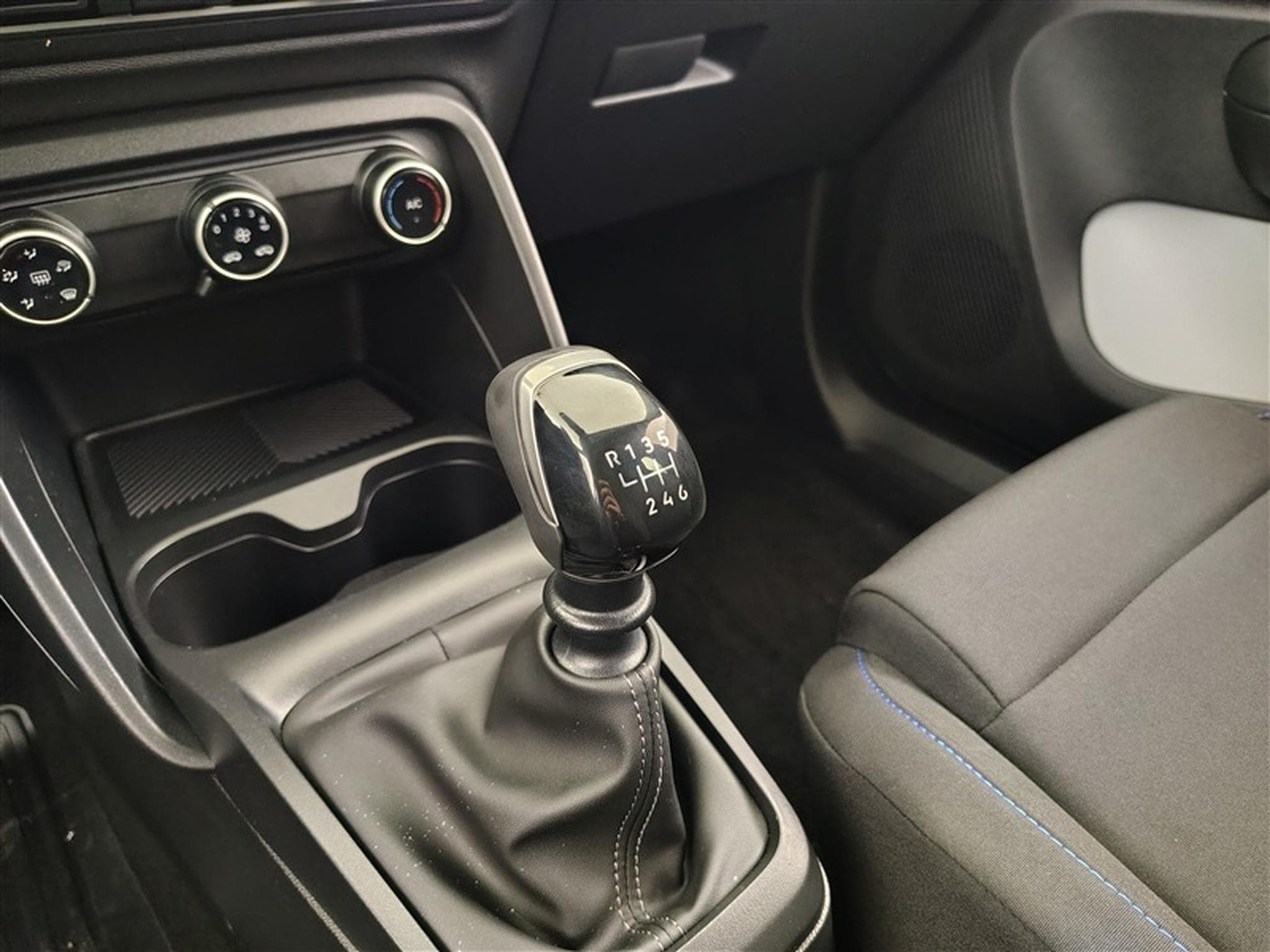 Citroen C3 1.2 PureTech 100cv You! (2025) - Photo 11