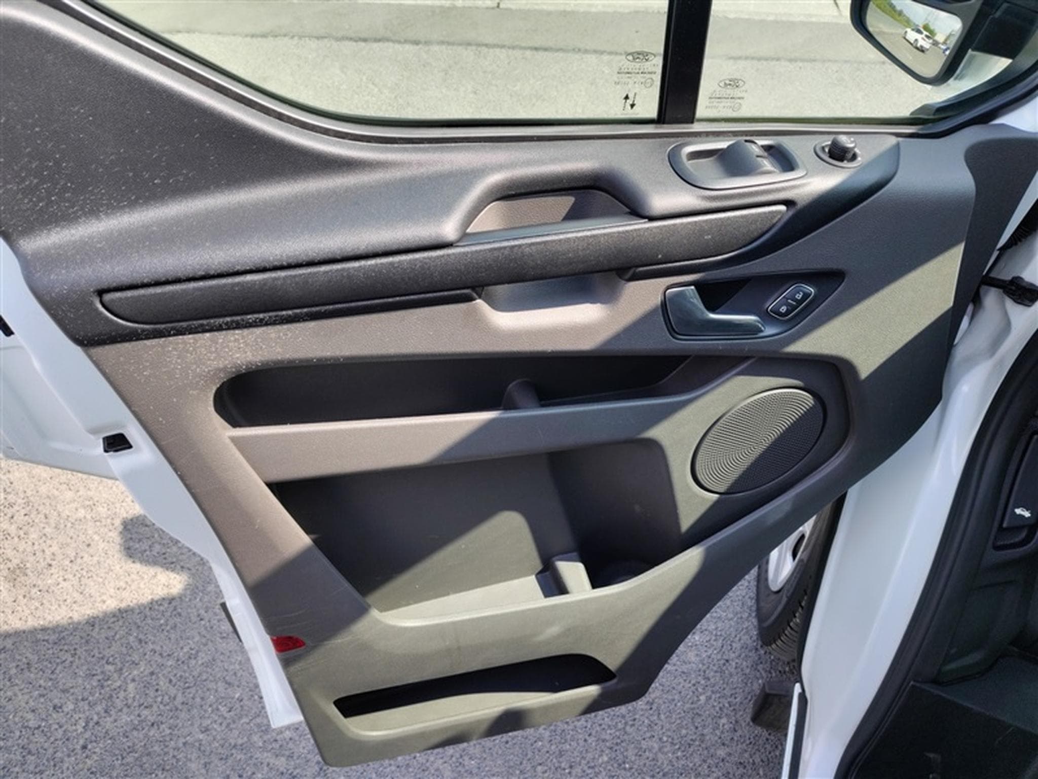 Ford Transit 2.0 TDCi 96KW 340 L1 Trend AT6 (2020) - Photo 16