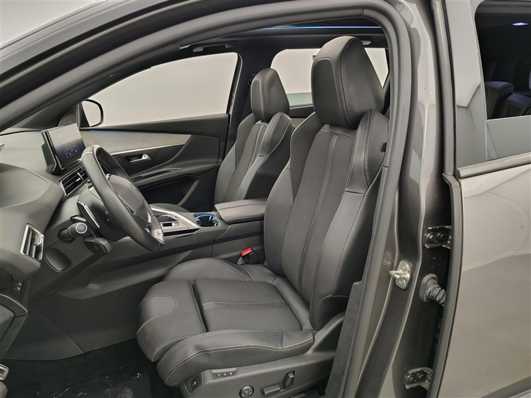 Peugeot 5008 1.2 GT Line 7Pl  Navi / Led / Toit Pano (2023) - Photo 7