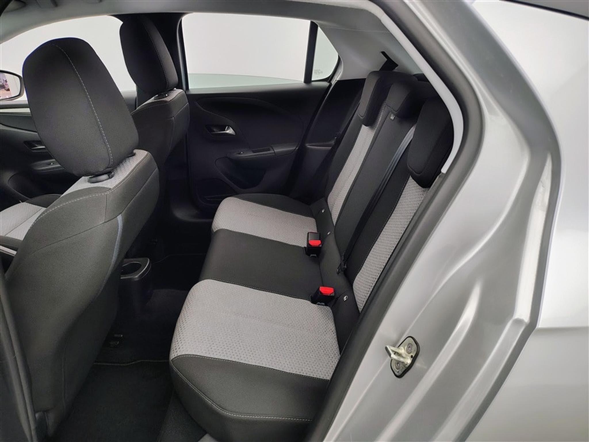 Opel Corsa 1.2i  Business S/S (2024) - Photo 12
