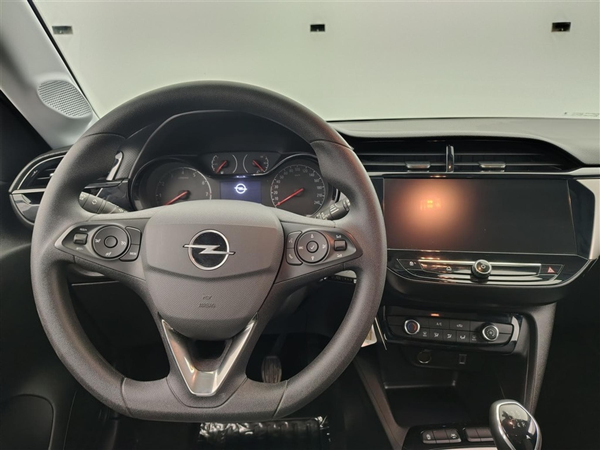 Opel Corsa 1.2i  Business S/S (2024) - Photo 8