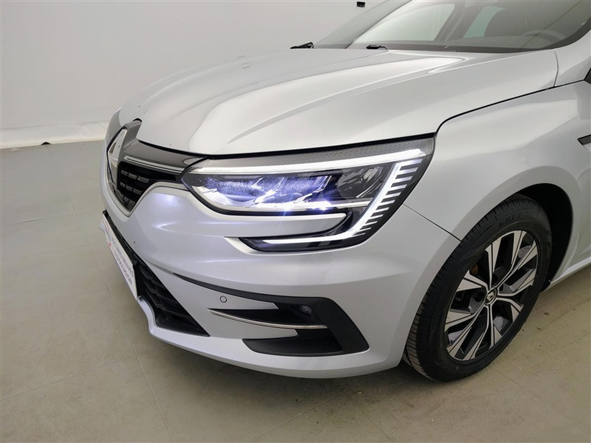Renault Megane 1.0 TCe Limited GPF°NAV°CARPLAY°FULL LED°CAM°PDC AV-AR (2021) - Photo 15