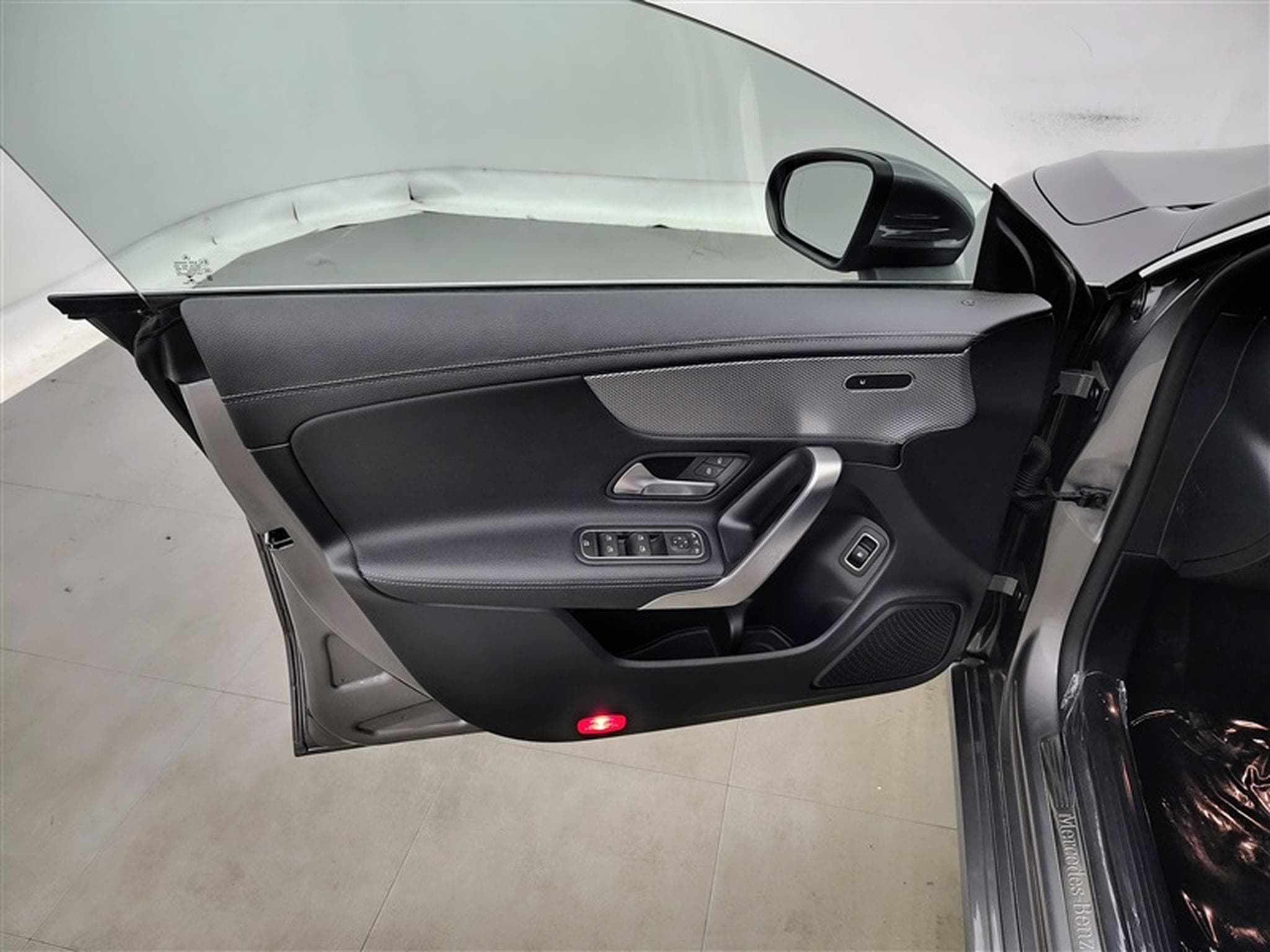 Mercedes CLA 250 e PHEV Business Line  Navi / Led / PDC av+ar (2022) - Photo 17