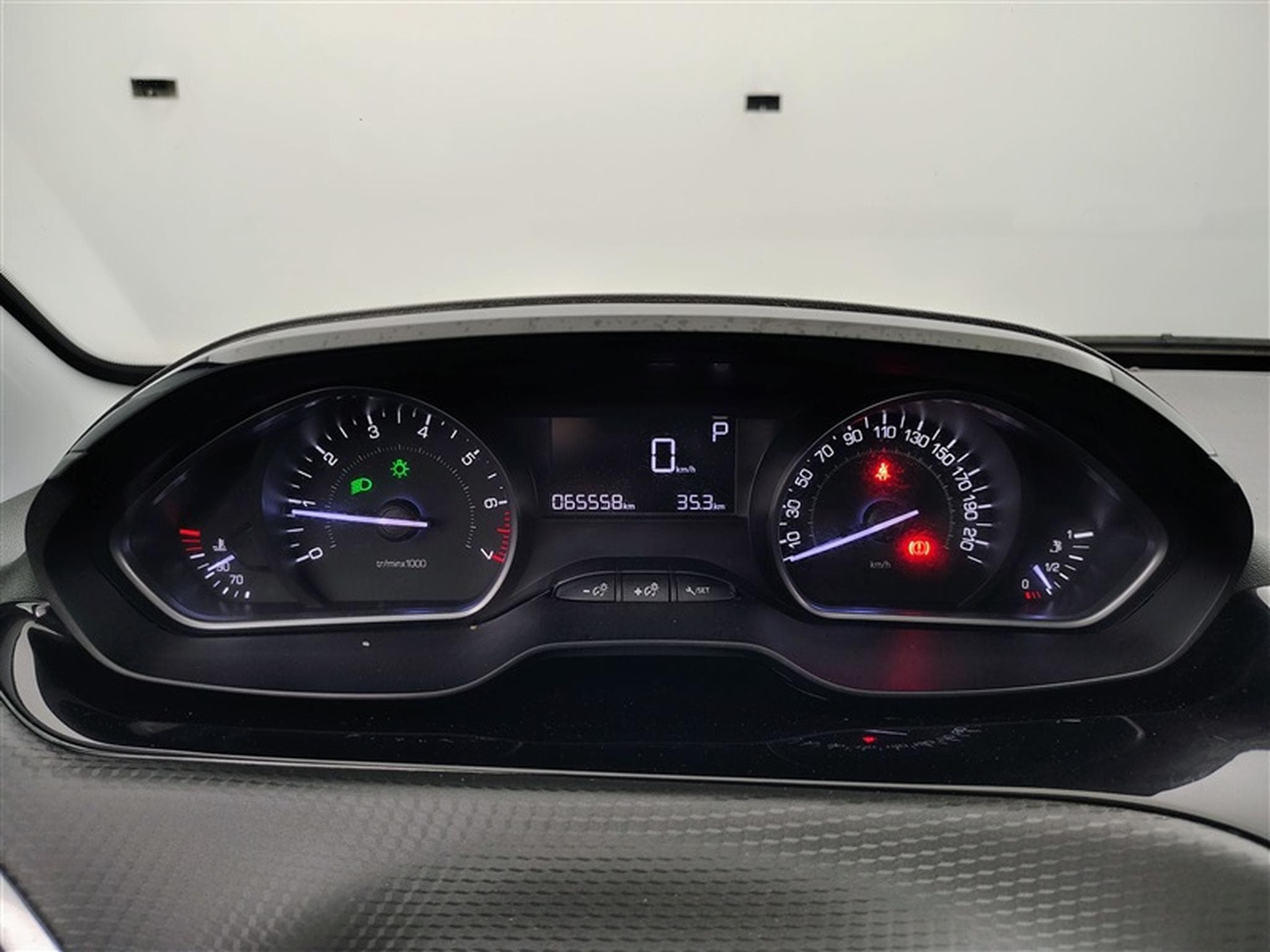 Peugeot 2008 1.2 PureTech 110Cv AUTO Style (2019) - Photo 10