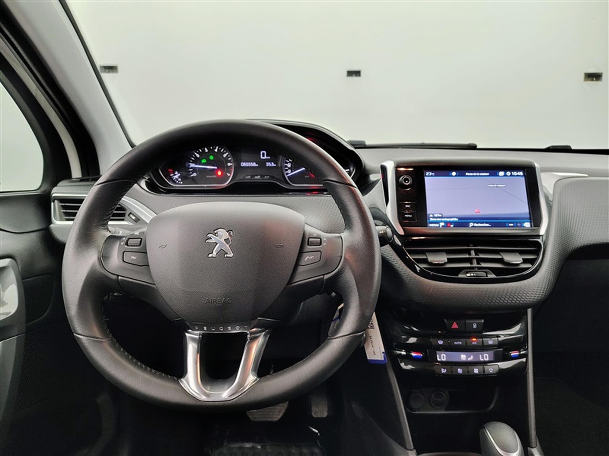 Peugeot 2008 1.2 PureTech 110Cv AUTO Style (2019) - Photo 9