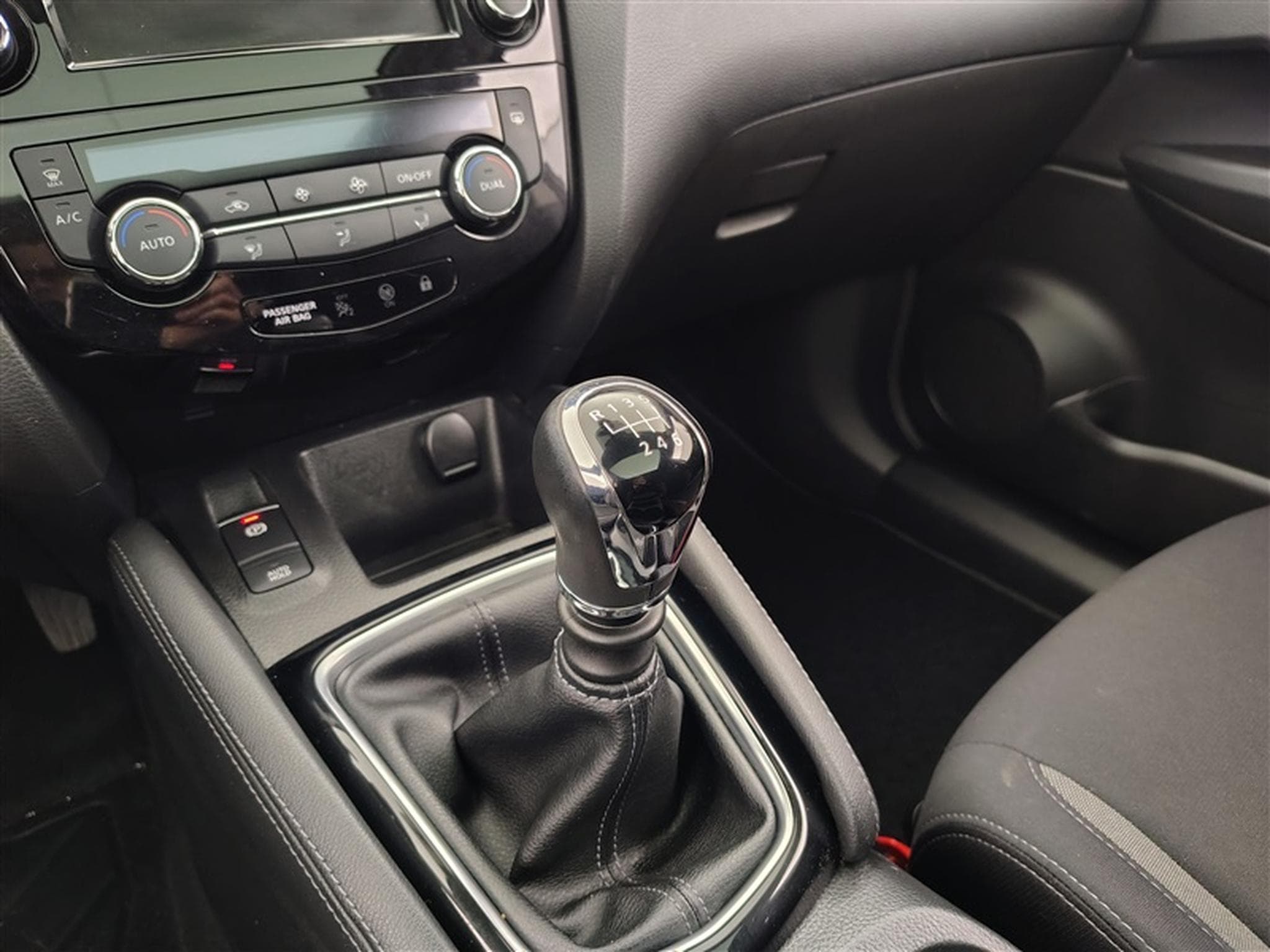 Nissan Qashqai 1.3 DIG-T Urban Edition (2021) - Photo 12