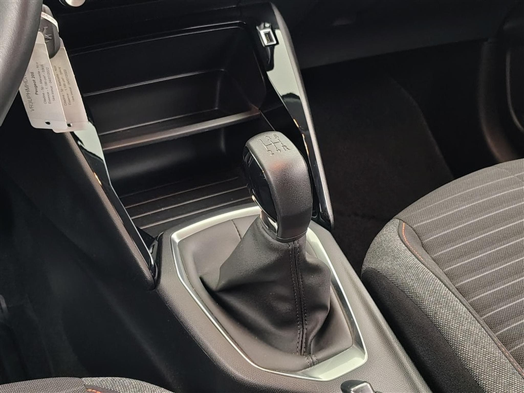 Peugeot 208 1.2i PureTech Active Pack (EU6.4) (2022) - Photo 12