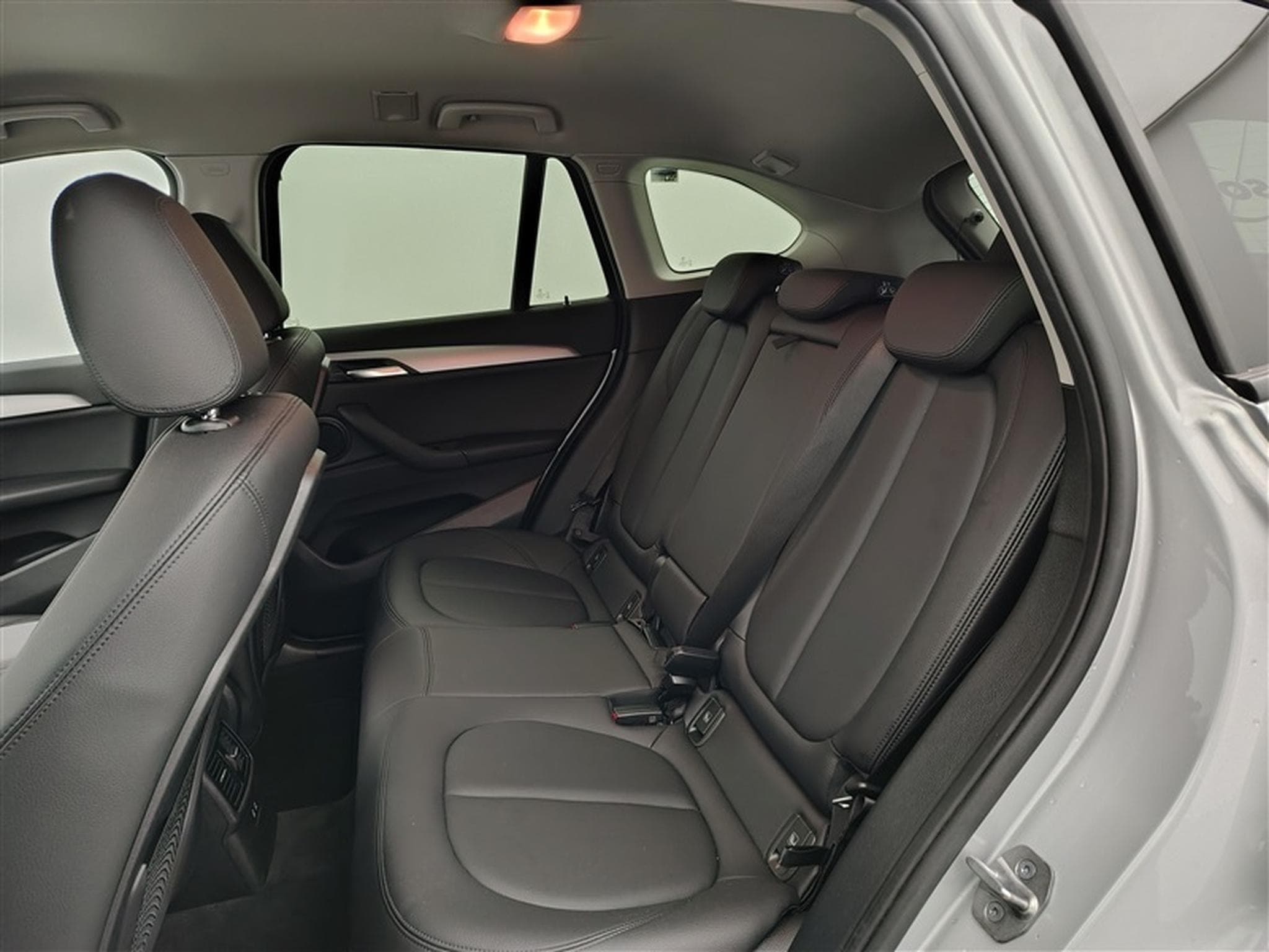 BMW X1 PHEV 1.5iA xDrive25e Cuir / Navi / Led (2021) - Photo 13
