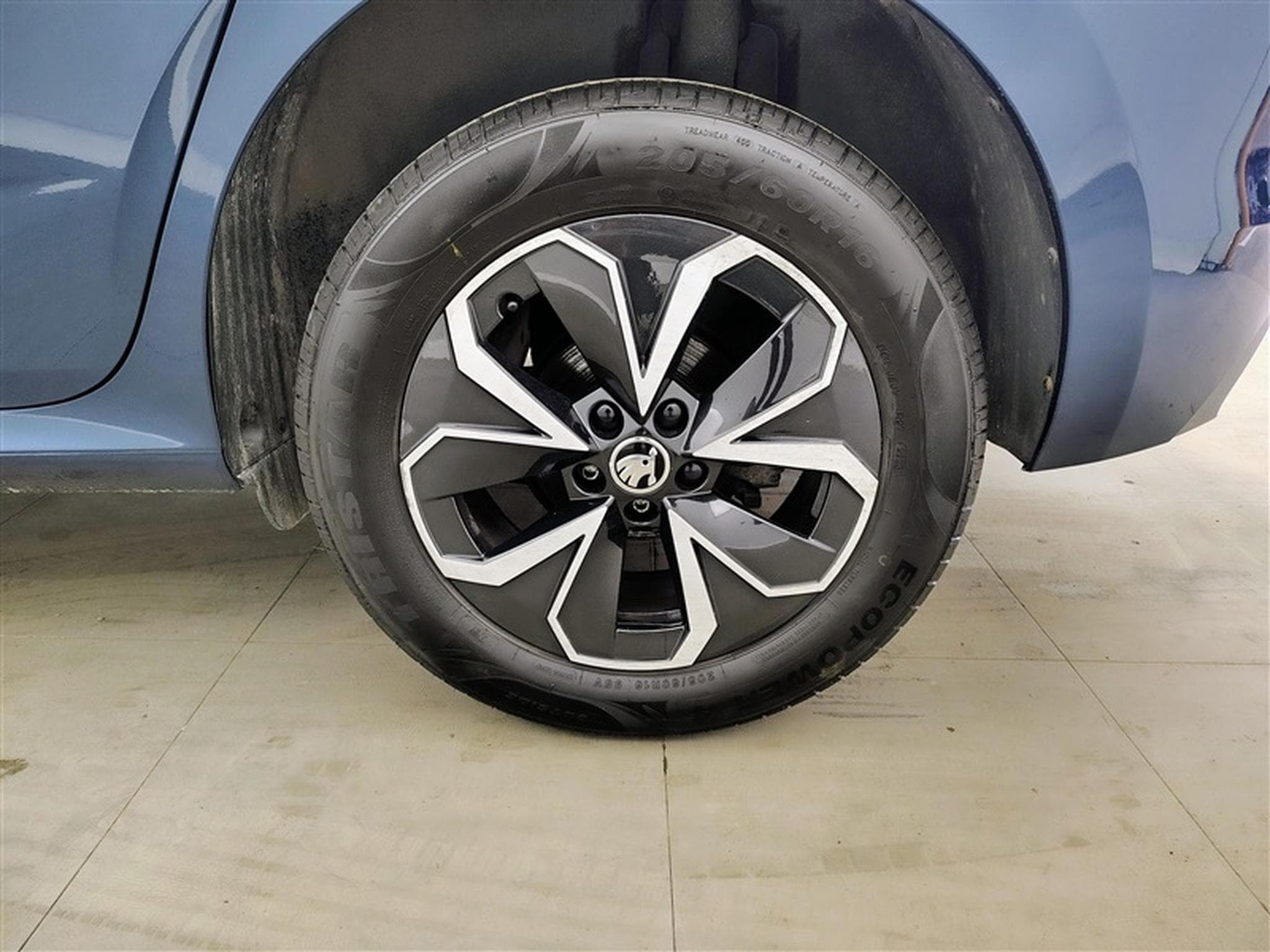 Skoda Kamiq 1.5 TSI 150cv DSG Ambition APP / FULL LED / CAMERA / KEYLESS (2021) - Photo 6