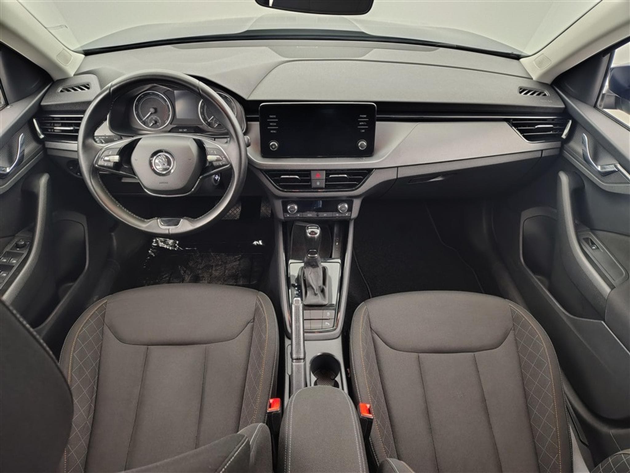 Skoda Kamiq 1.5 TSI 150cv DSG Ambition APP / FULL LED / CAMERA / KEYLESS (2021) - Photo 8