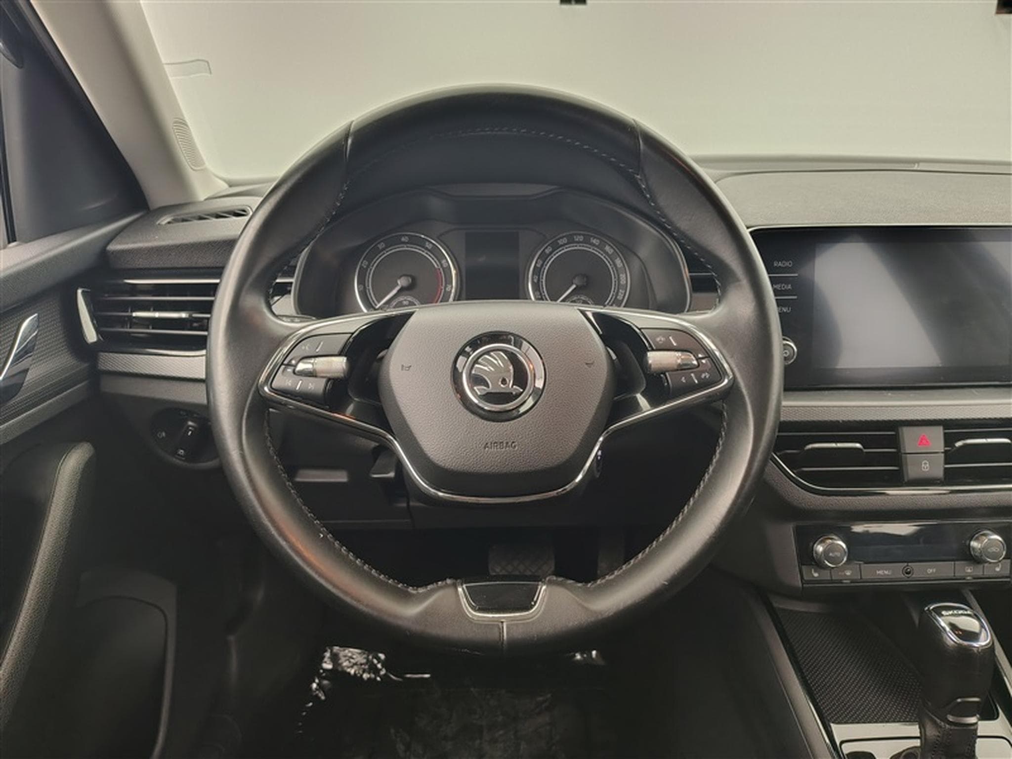 Skoda Kamiq 1.5 TSI 150cv DSG Ambition APP / FULL LED / CAMERA / KEYLESS (2021) - Photo 9