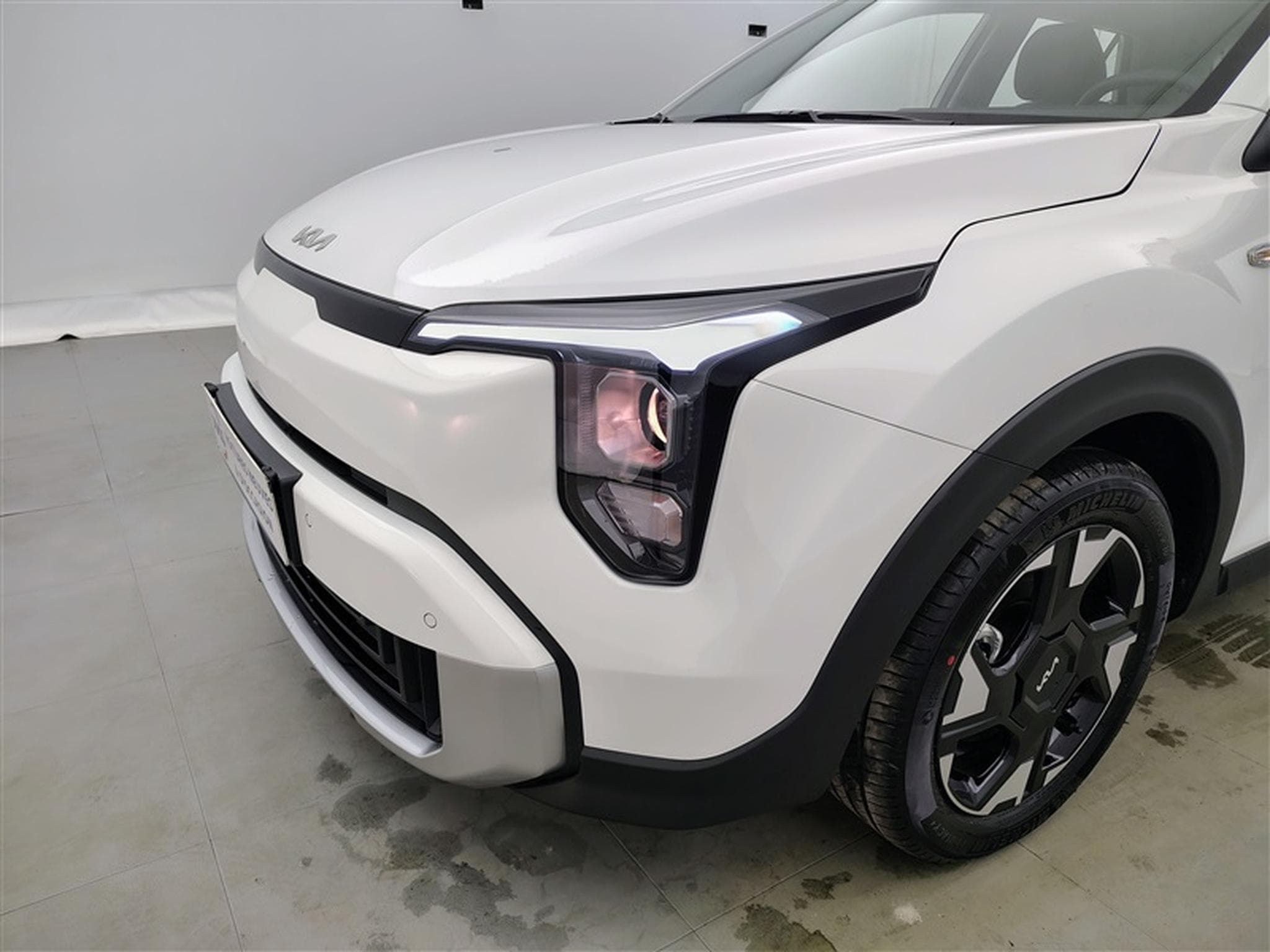 Kia Stonic 1.0 T-GDi 100cv Gold NAVI / CAMERA / CARPLAY (2026) - Photo 15