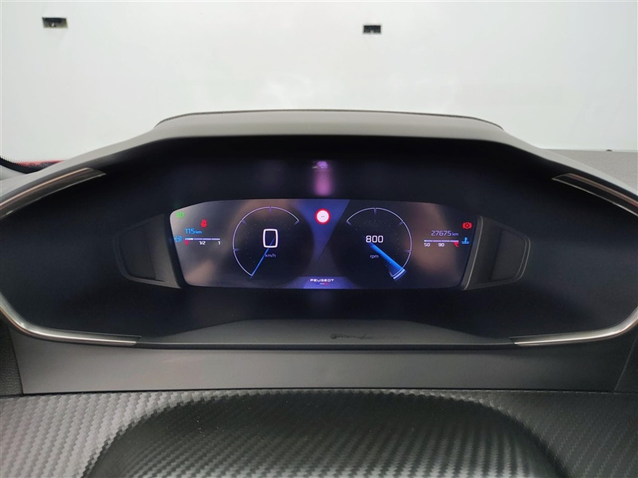Peugeot 2008 1.2 PureTech 100cv Allure CARPLAY / FULL LED / PDC AV+AR (2024) - Photo 10