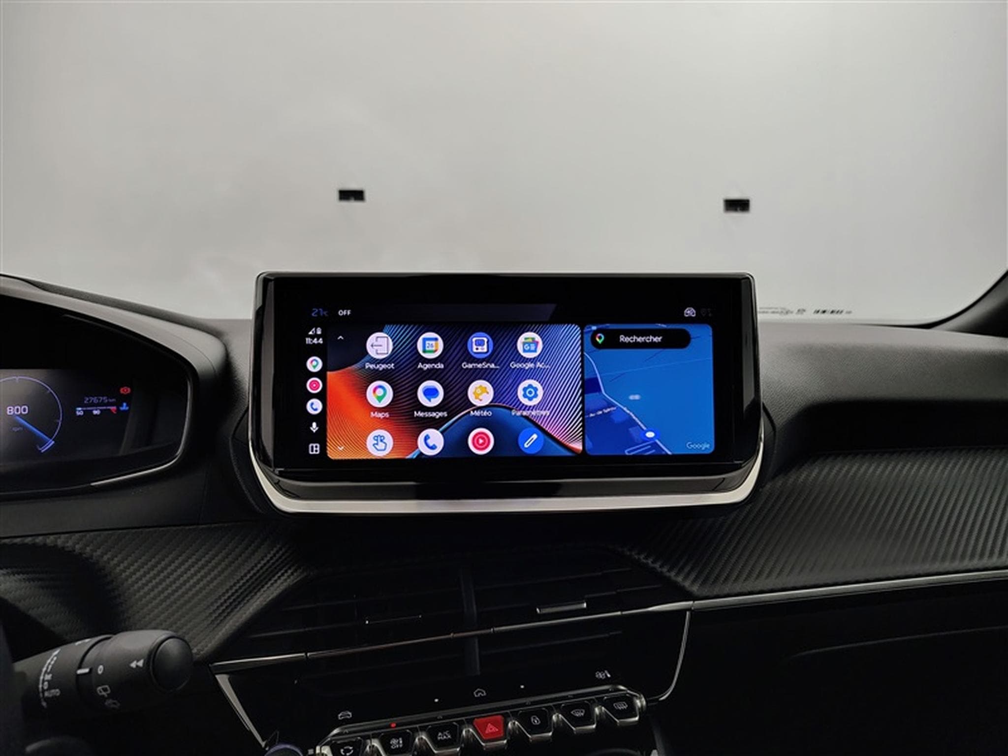Peugeot 2008 1.2 PureTech 100cv Allure CARPLAY / FULL LED / PDC AV+AR (2024) - Photo 20