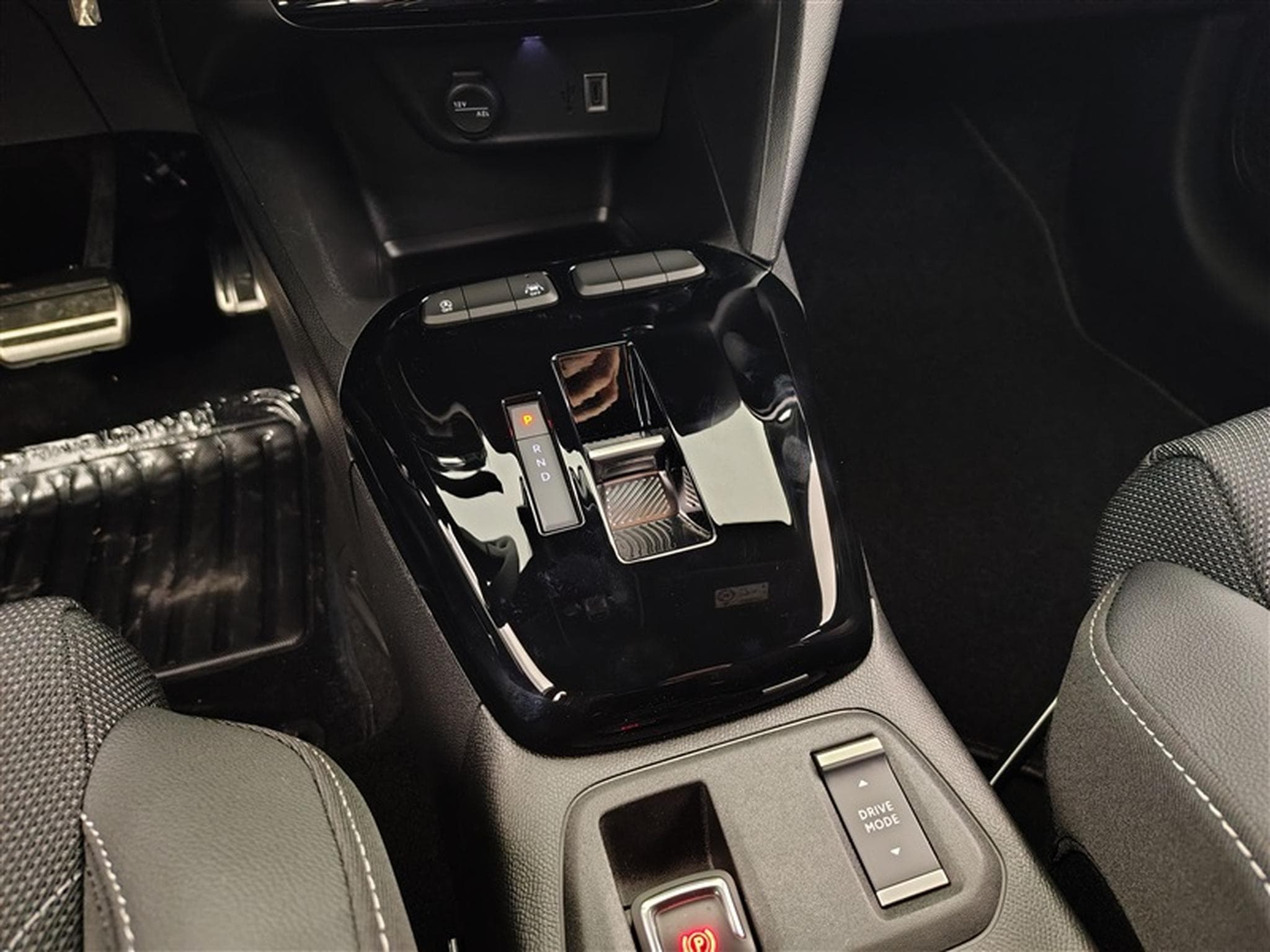 Opel Corsa 1.2 Hybrid 100cv AT GS Line CARPLAY / FULL LED / CAMERA (2026) - Photo 12