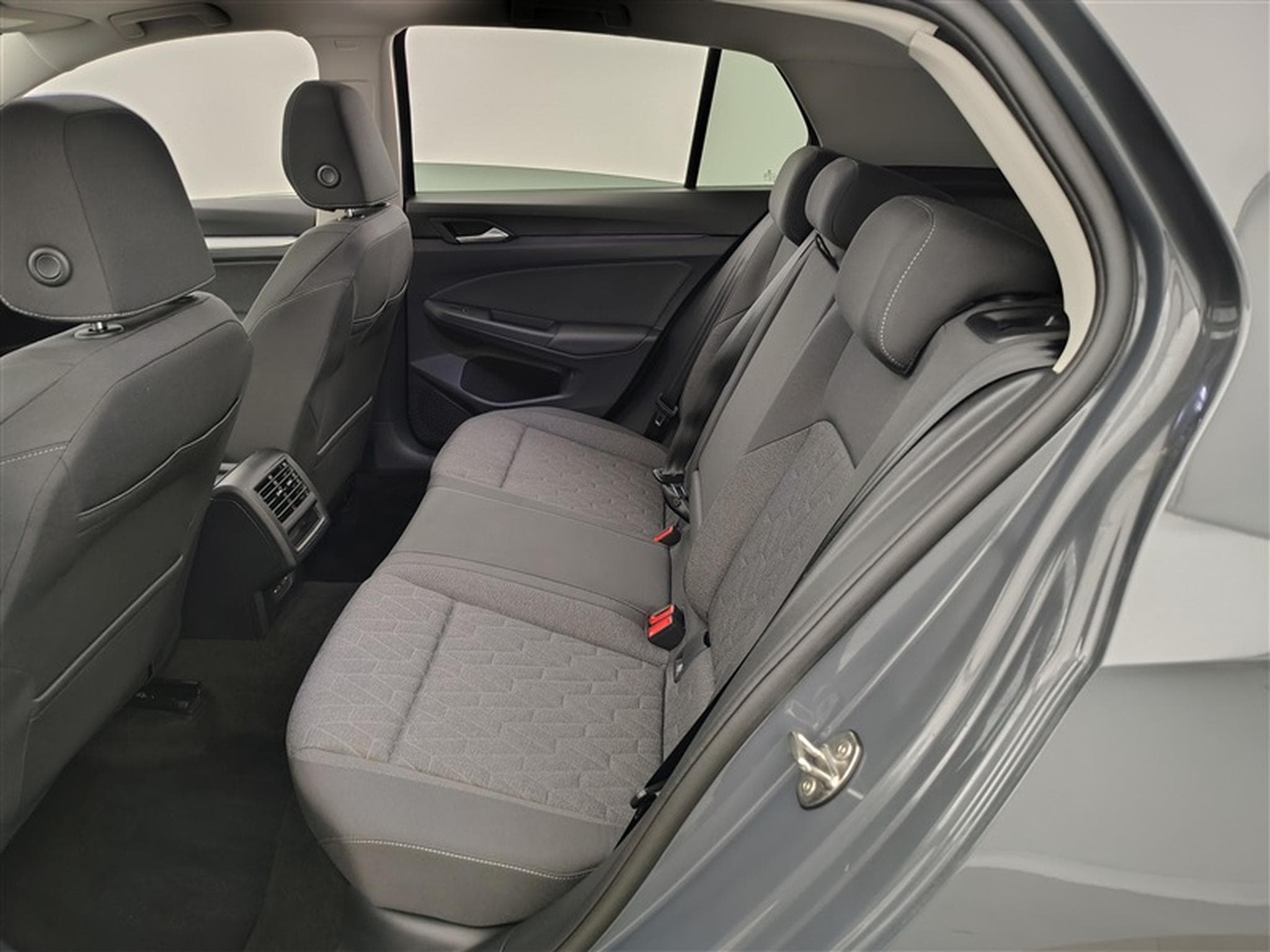 VW Golf 1.5 eTSI Life DSG/NAVI/TO PANO/FULL LED/JA17/PDC (2024) - Foto 13
