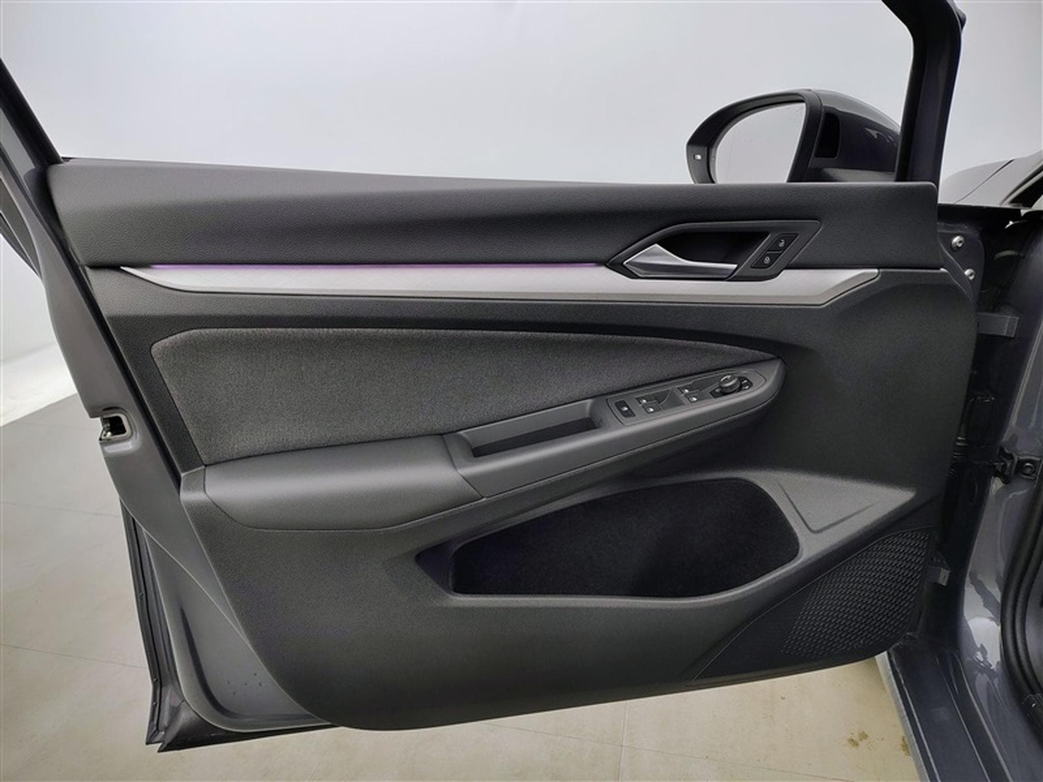 VW Golf 1.5 eTSI Life DSG/NAVI/TO PANO/FULL LED/JA17/PDC (2024) - Foto 17