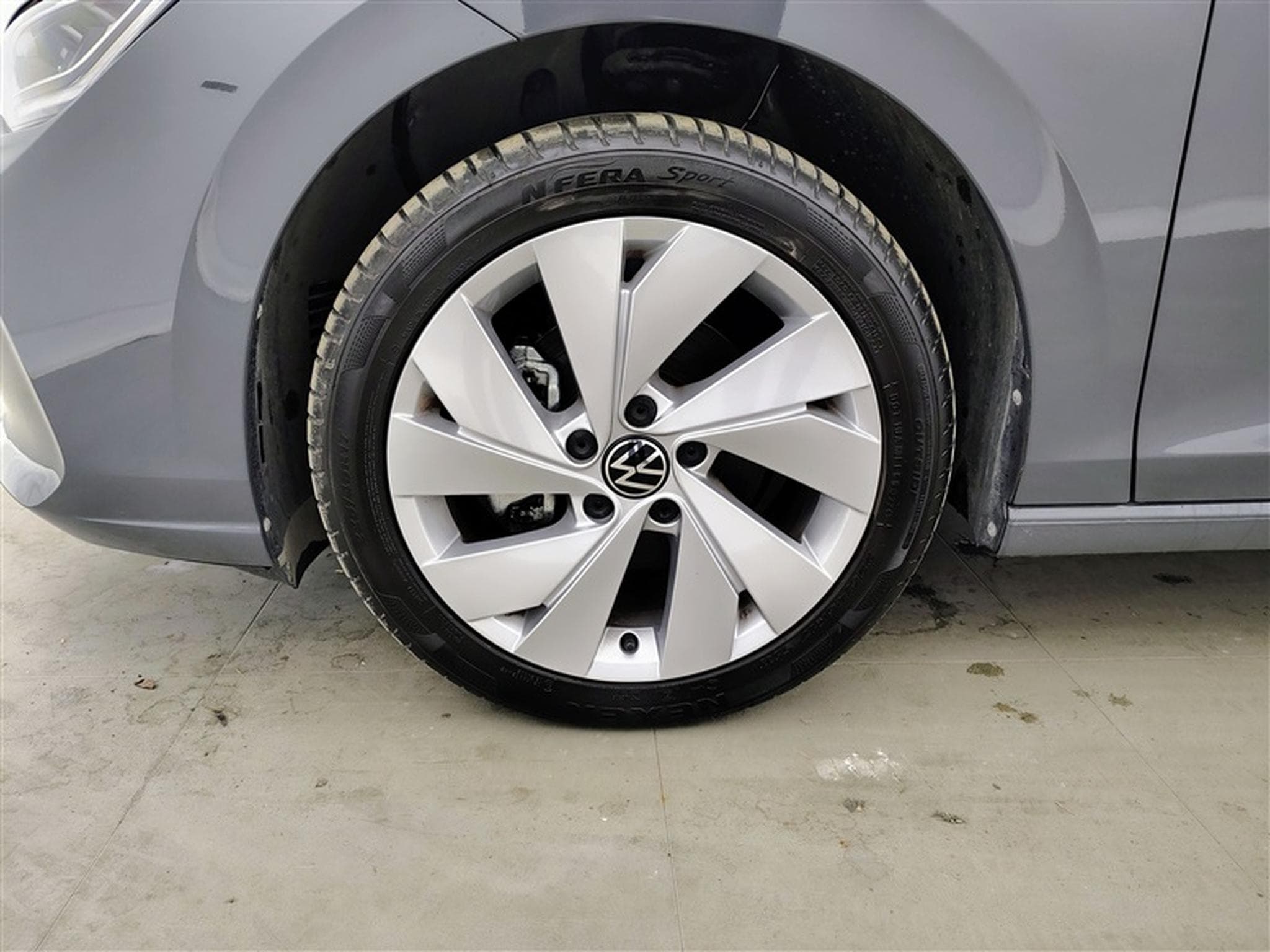 VW Golf 1.5 eTSI Life DSG/NAVI/TO PANO/FULL LED/JA17/PDC (2024) - Foto 6