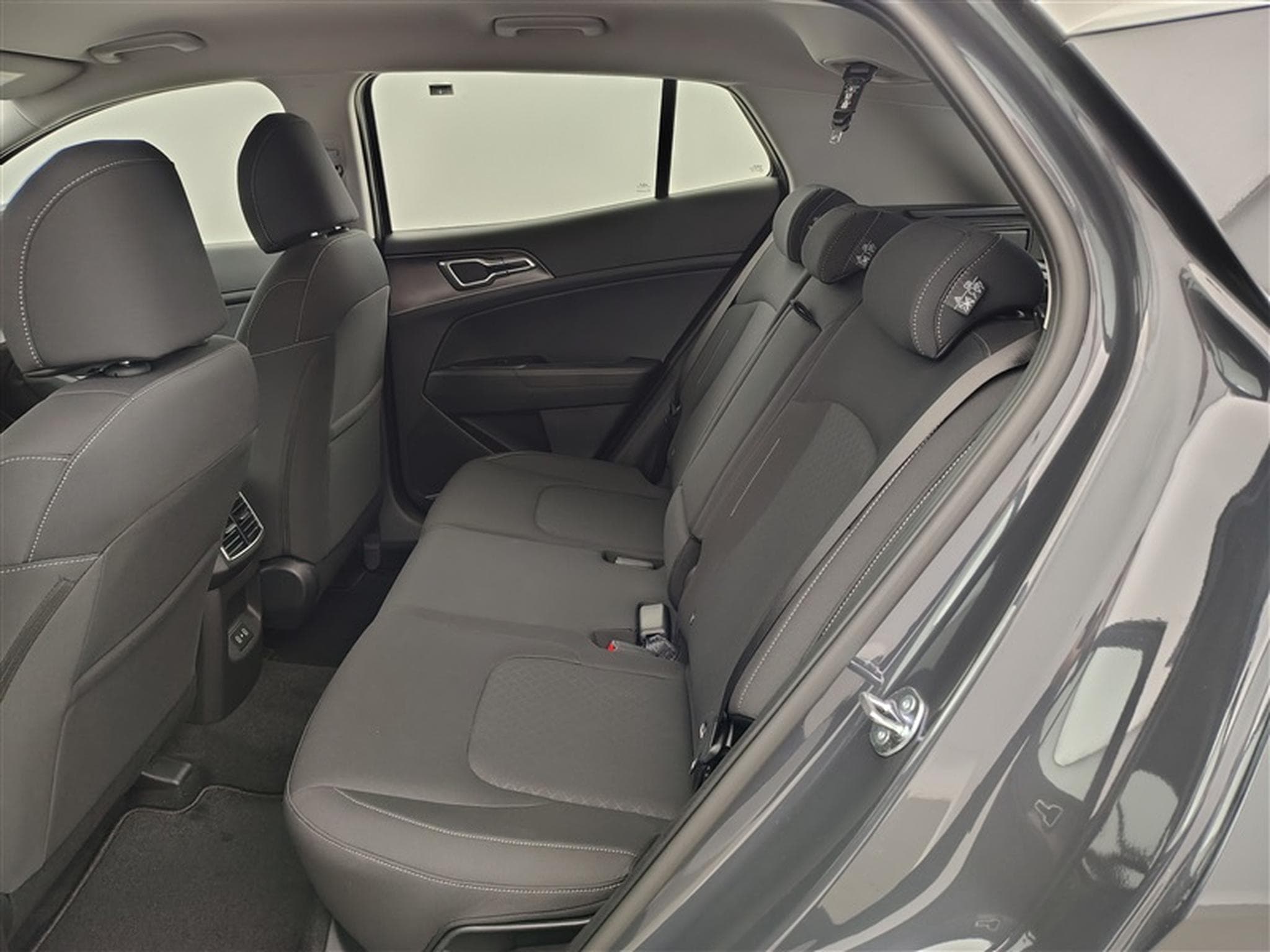 Kia Sportage 1.6 T-GDi 150cv DCT LX NAVI / FULL LED / CAMERA / KEYLESS (2026) - Foto 13