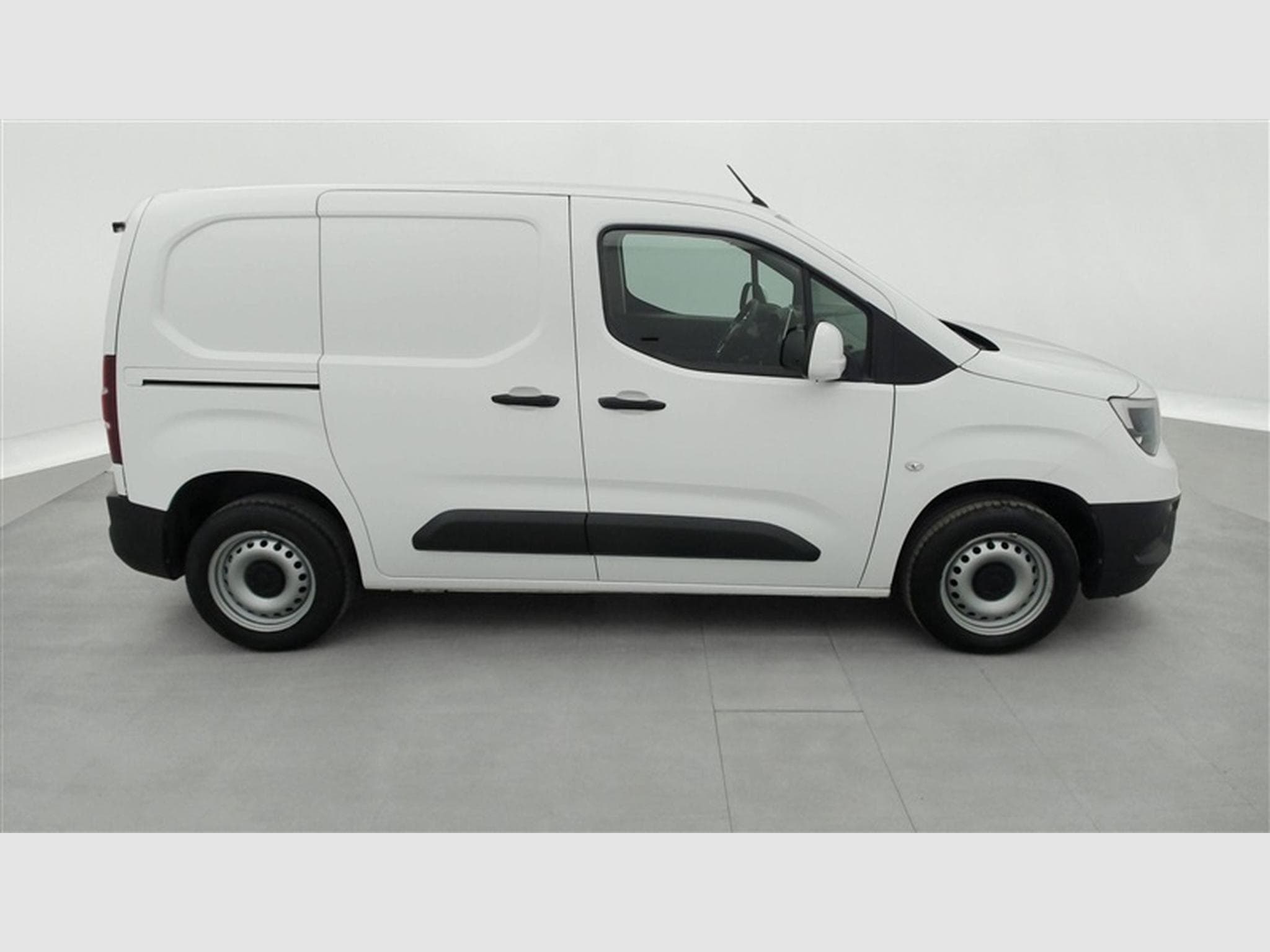 Opel Combo 1.5 TD BlueInj. Comfort NAVI / CLIM / BLUETOOTH (2021) - Foto 22