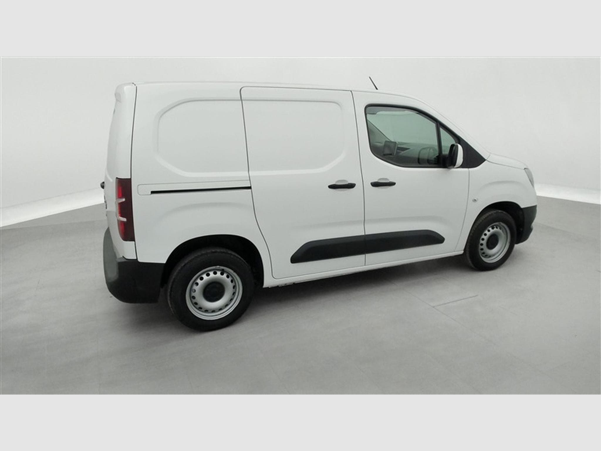 Opel Combo 1.5 TD BlueInj. Comfort NAVI / CLIM / BLUETOOTH (2021) - Foto 23
