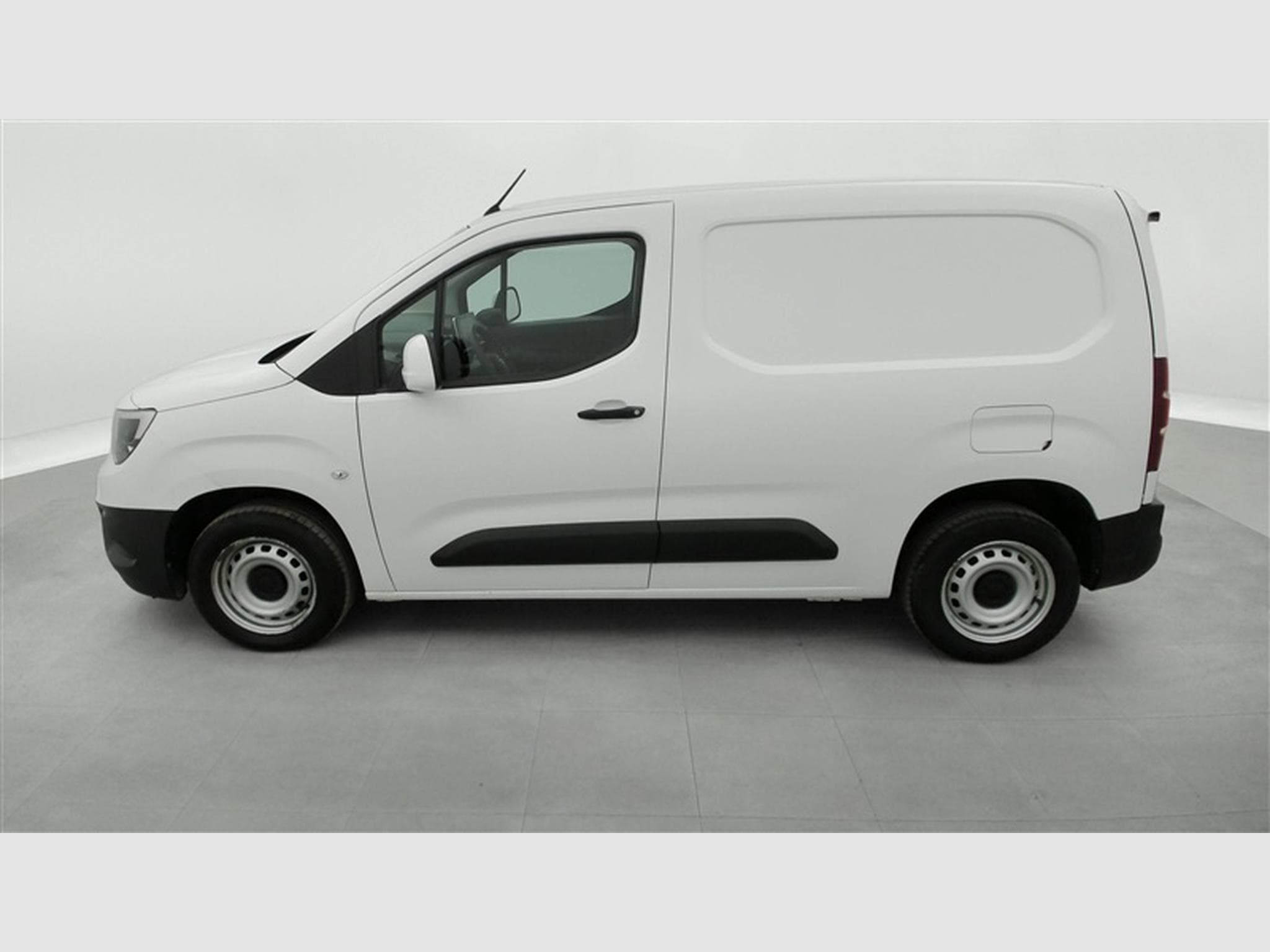 Opel Combo 1.5 TD BlueInj. Comfort NAVI / CLIM / BLUETOOTH (2021) - Foto 3