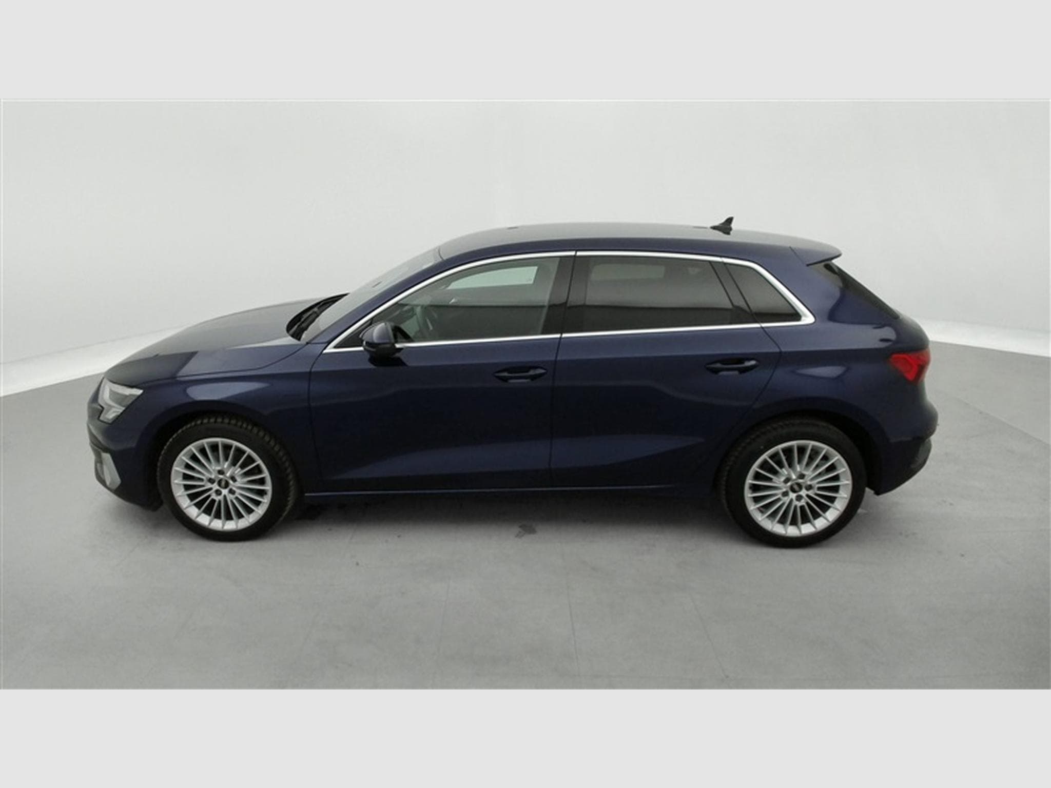 Audi A3 30 TFSI S-Tronic Advanced  Cuir / Navi / Led (2022) - Foto 3
