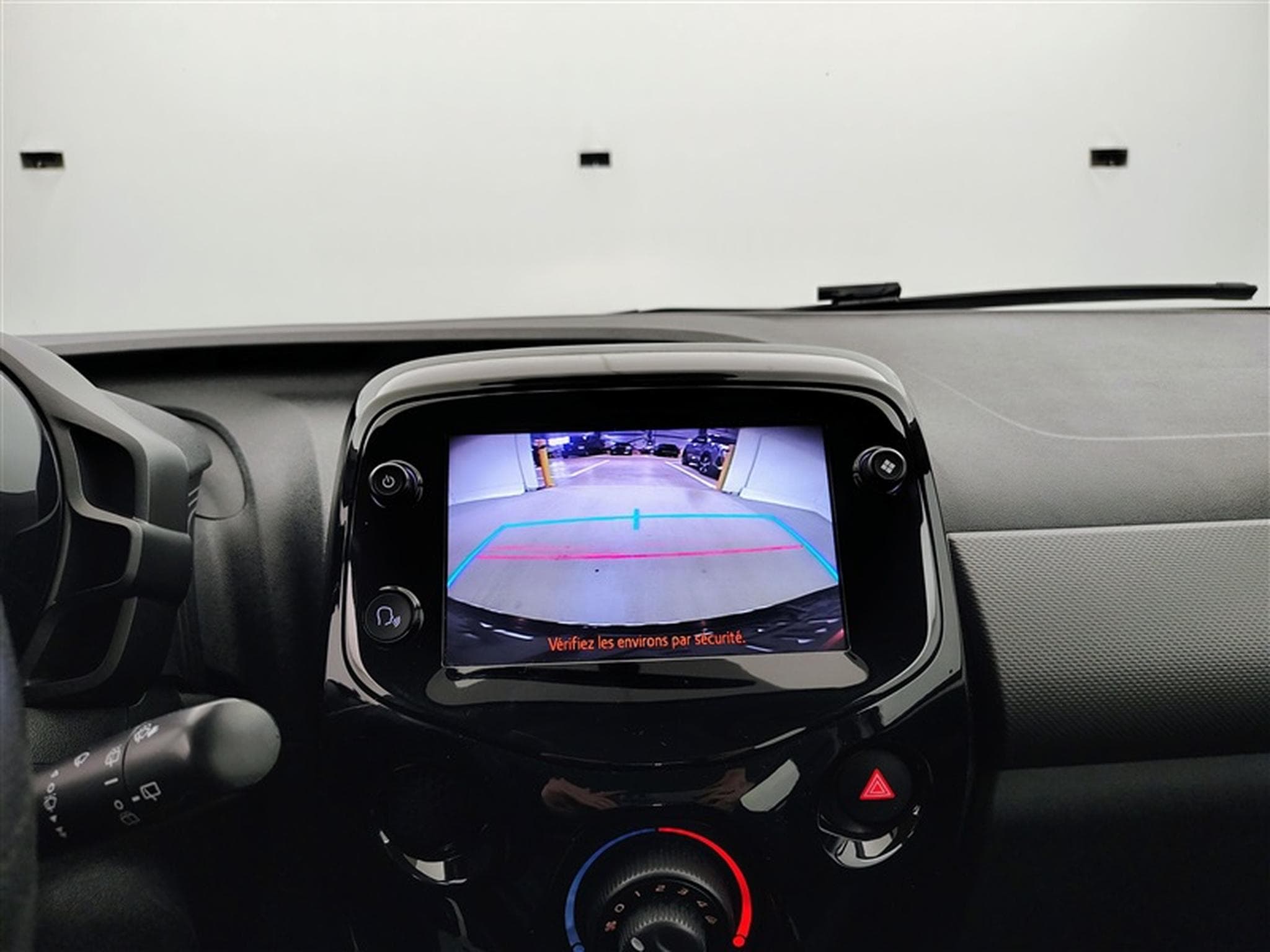 Peugeot 108 1.0 VTi Style S&S (EU6.2) (2021) - Photo 17