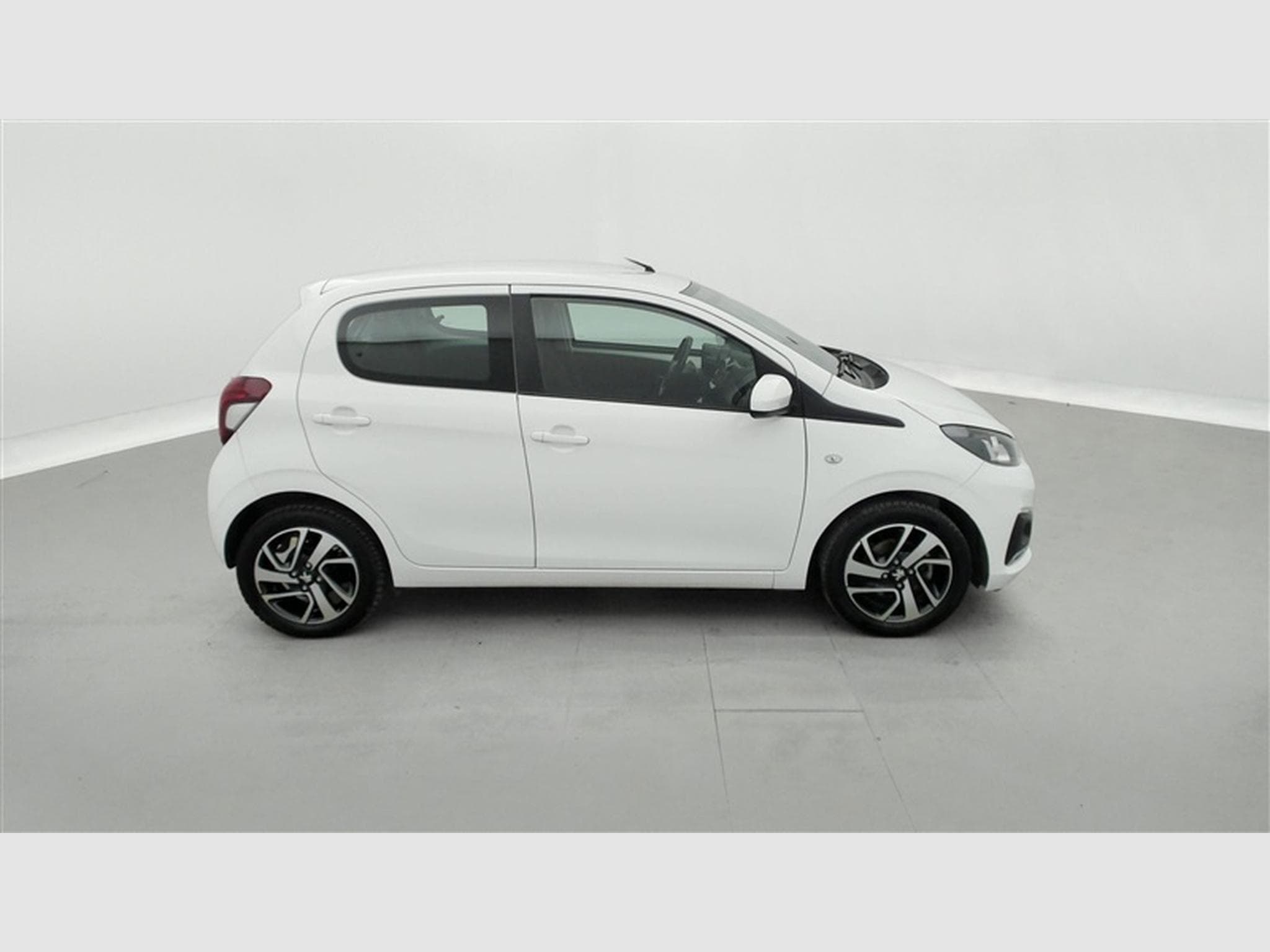 Peugeot 108 1.0 VTi Style S&S (EU6.2) (2021) - Photo 23