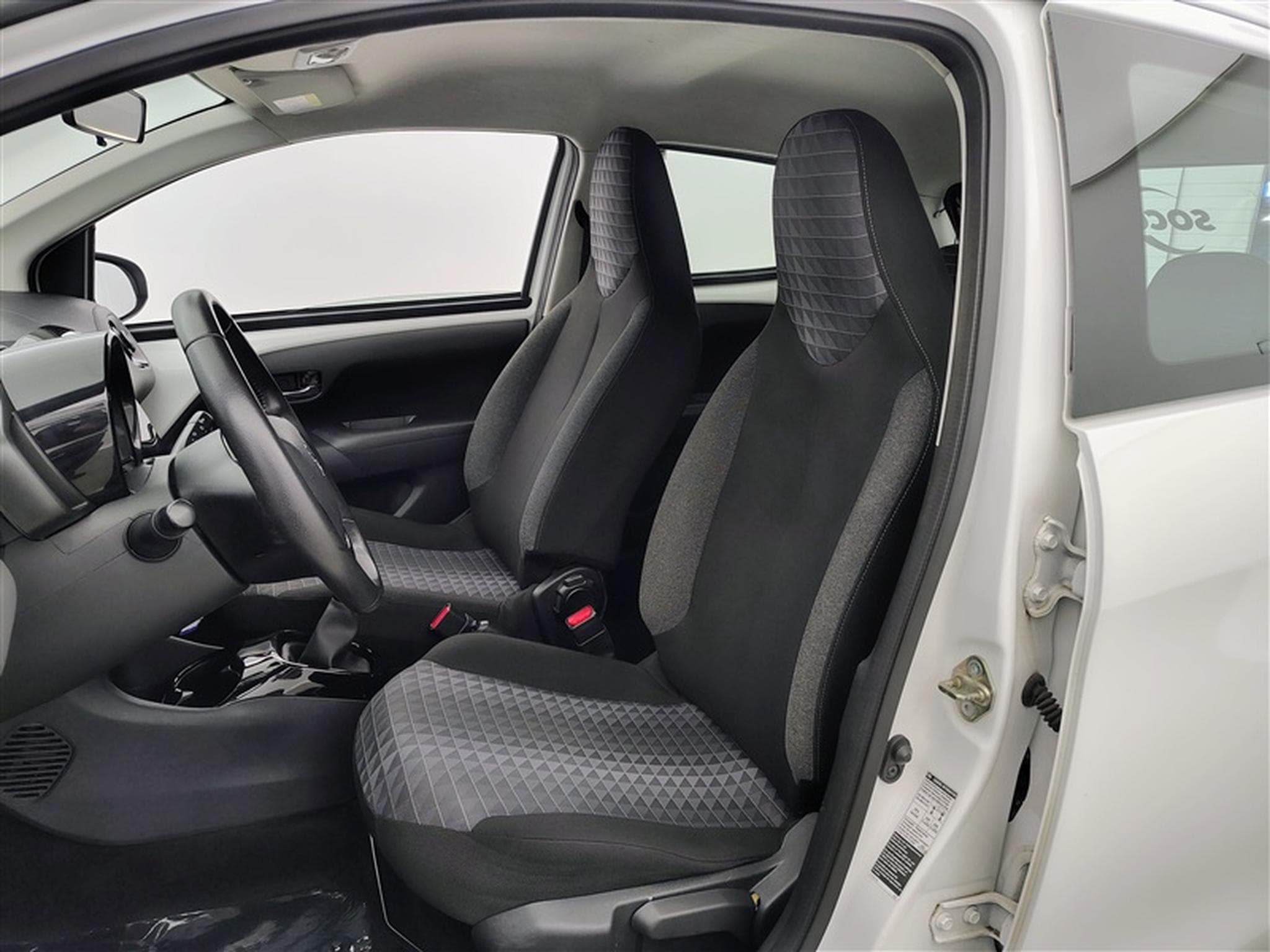 Peugeot 108 1.0 VTi Style S&S (EU6.2) (2021) - Photo 7