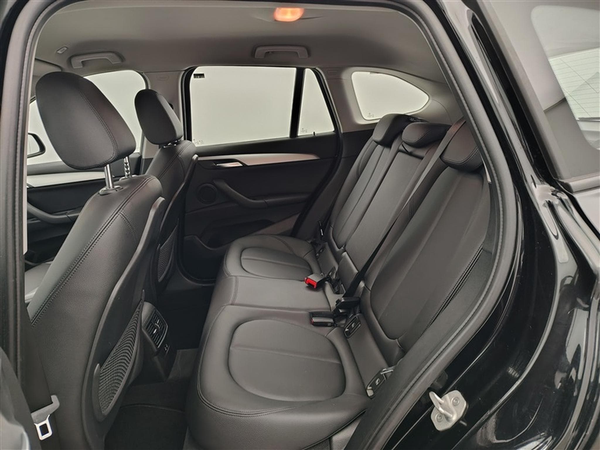 BMW X1 PHEV 1.5iA xDrive25e Cuir / Navi / Led (2021) - Foto 13
