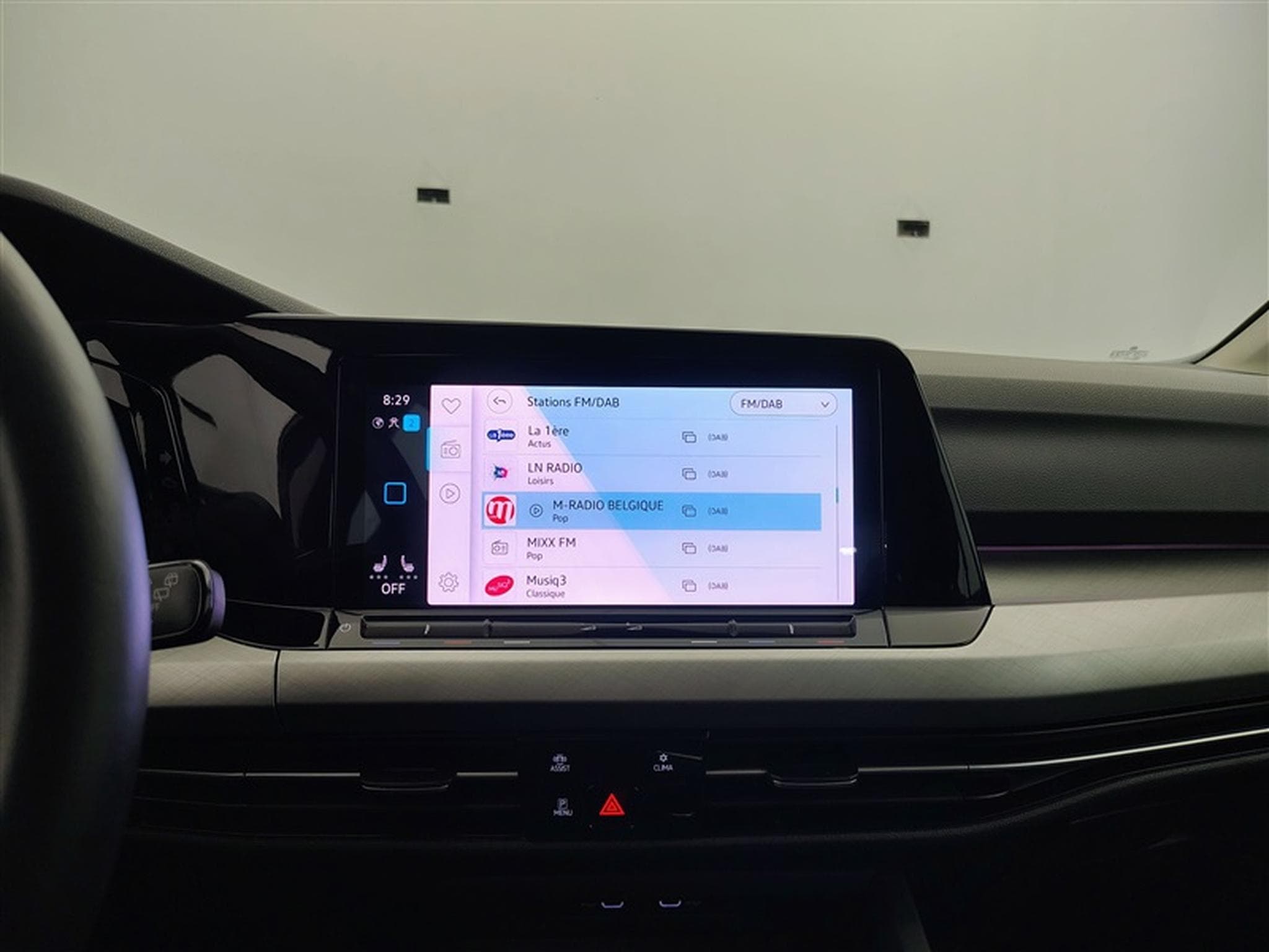 VW Golf 1.0 TSI 110 Life CARPLAY / FULL LED / ALU / PDC (2021) - Foto 11