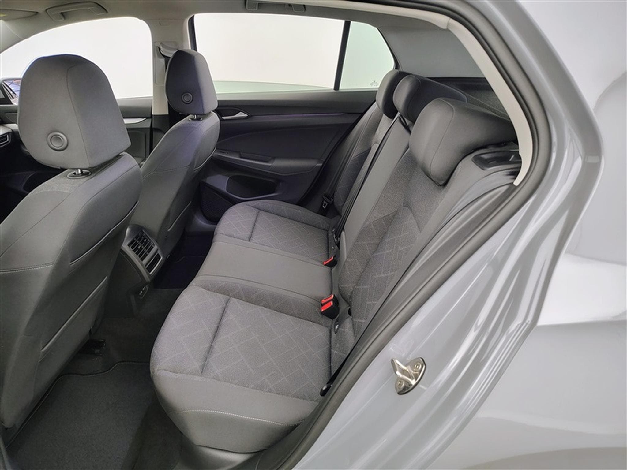VW Golf 1.0 TSI 110 Life CARPLAY / FULL LED / ALU / PDC (2021) - Foto 13