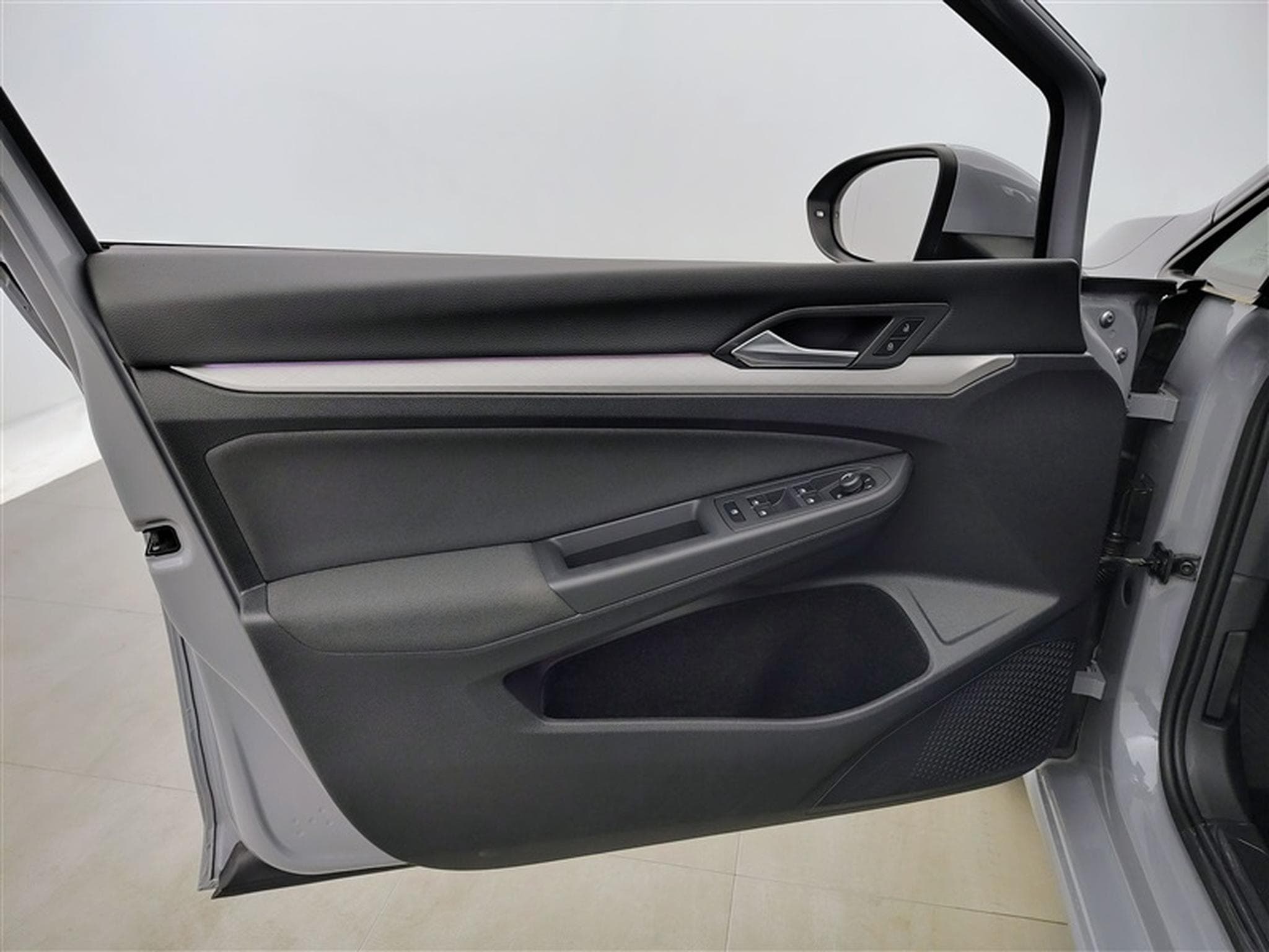 VW Golf 1.0 TSI 110 Life CARPLAY / FULL LED / ALU / PDC (2021) - Foto 17
