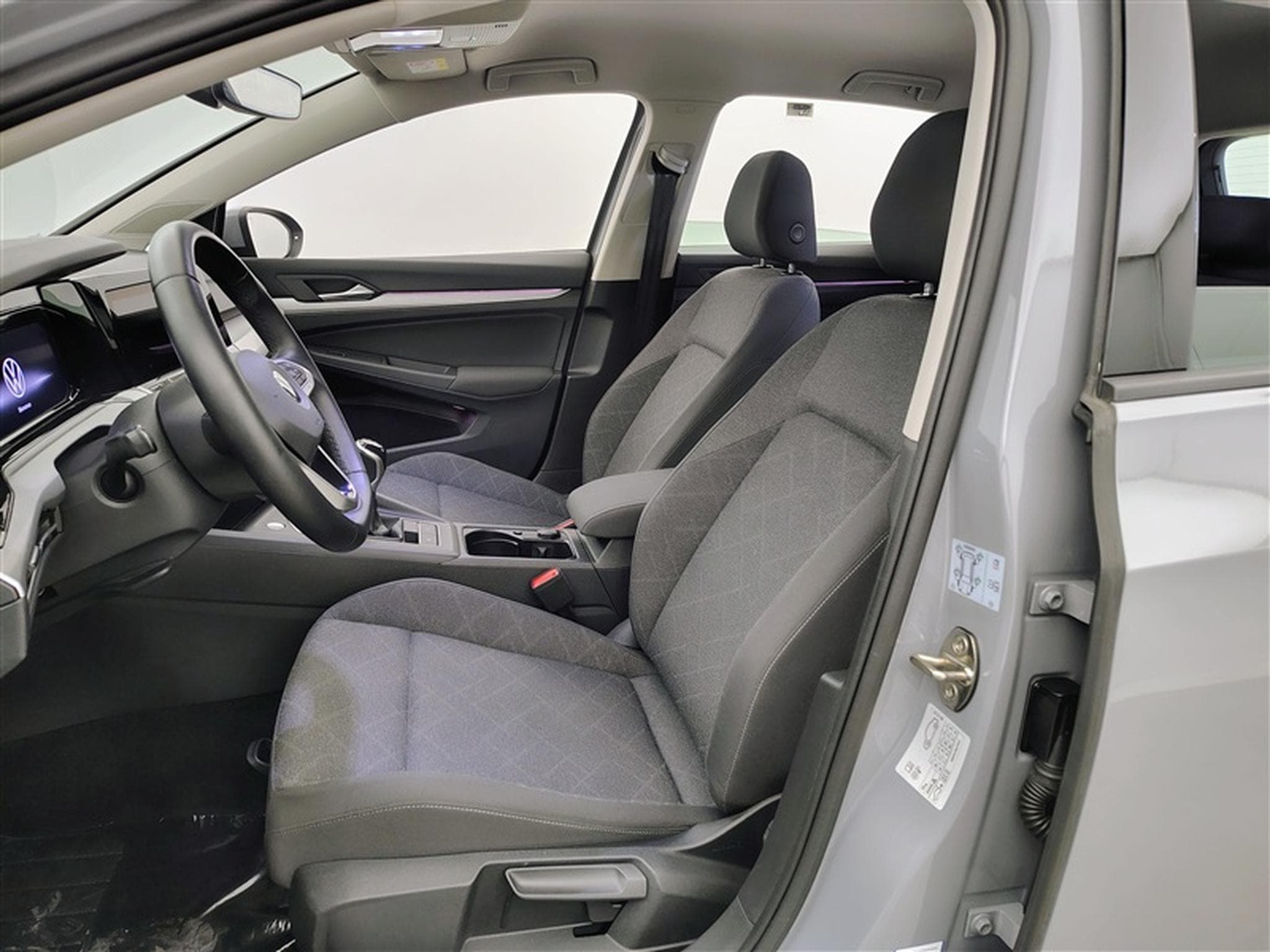 VW Golf 1.0 TSI 110 Life CARPLAY / FULL LED / ALU / PDC (2021) - Foto 7