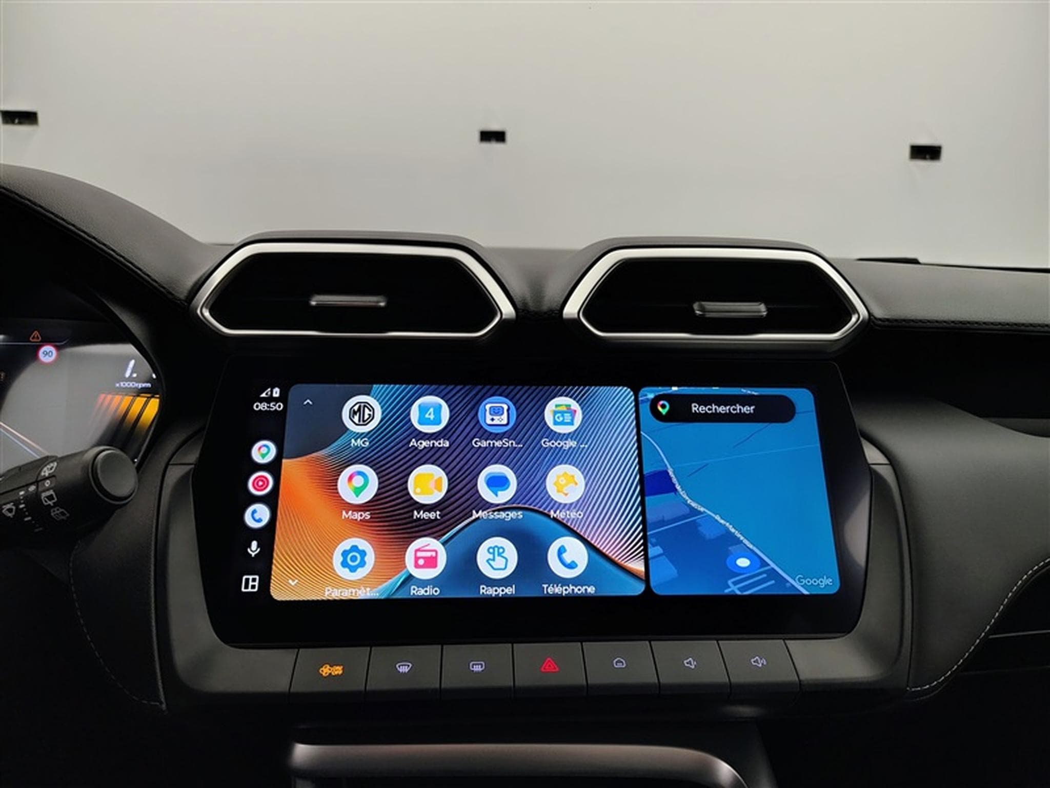 MG ZS 1.5 Hybrid+ Luxury NAVI / CAMERA / CARPLAY / ALU (2026) - Foto 21