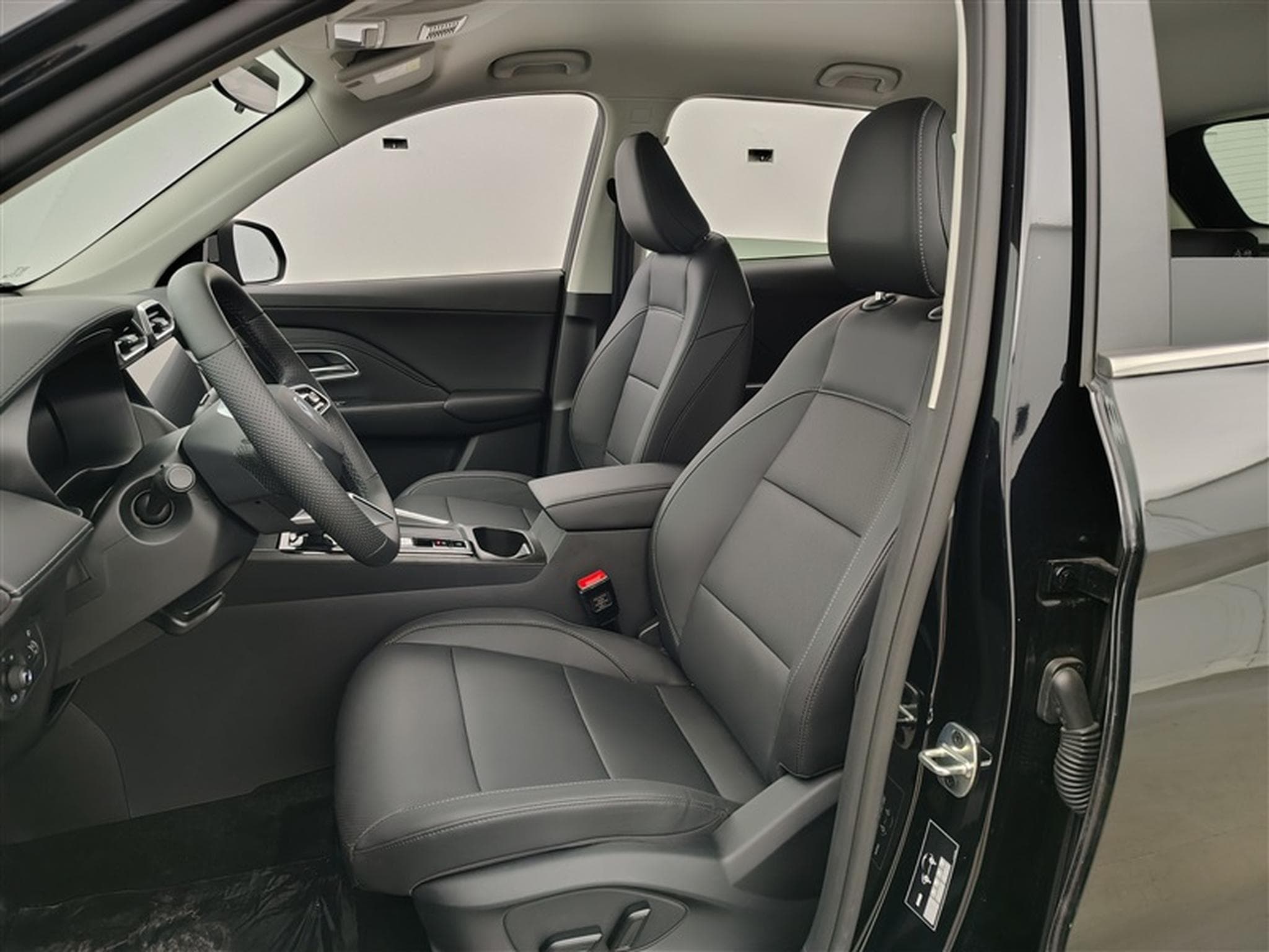 MG ZS 1.5 Hybrid+ Luxury NAVI / CAMERA / CARPLAY / ALU (2026) - Foto 7