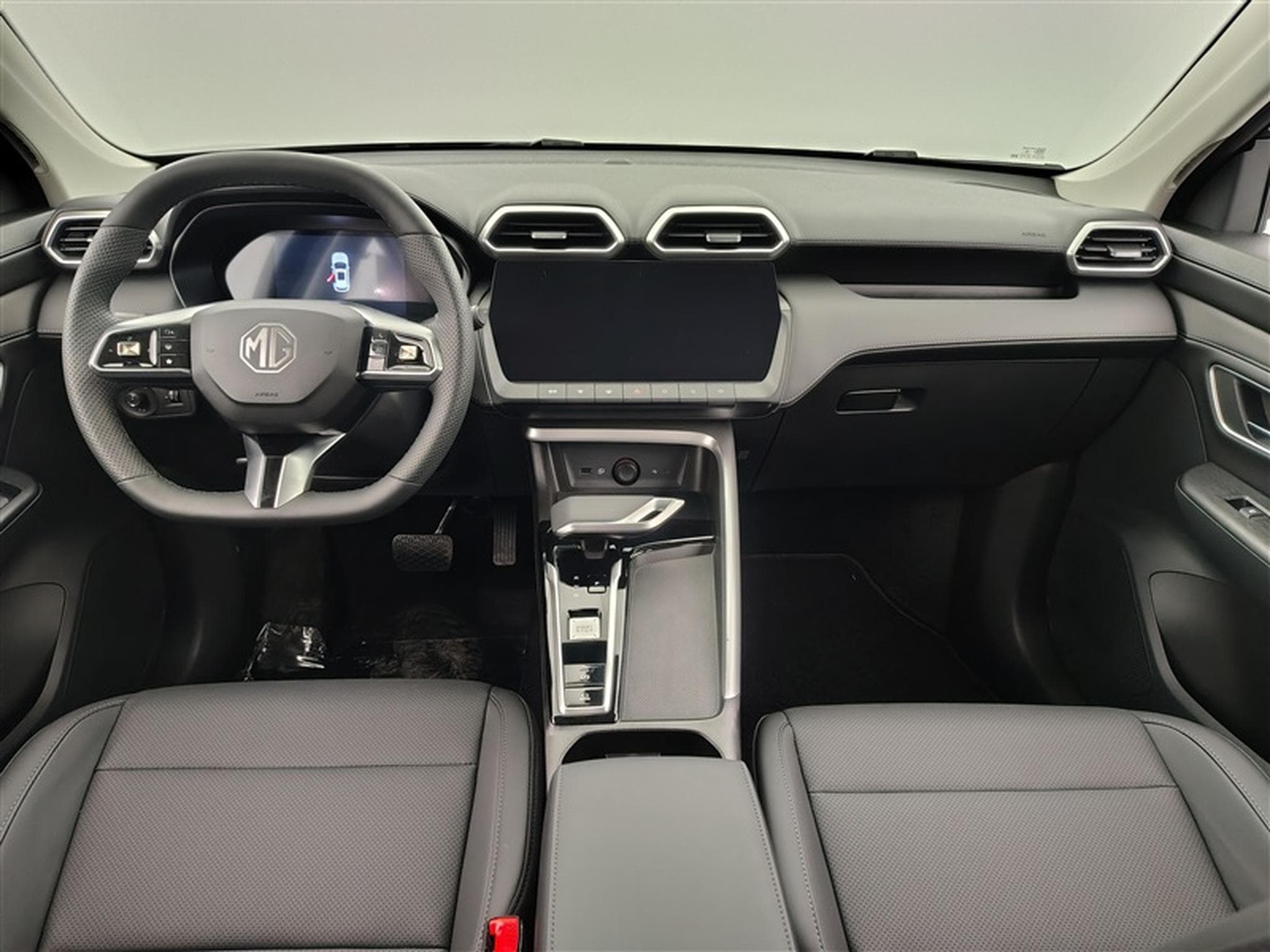 MG ZS 1.5 Hybrid+ Luxury NAVI / CAMERA / CARPLAY / ALU (2026) - Foto 8