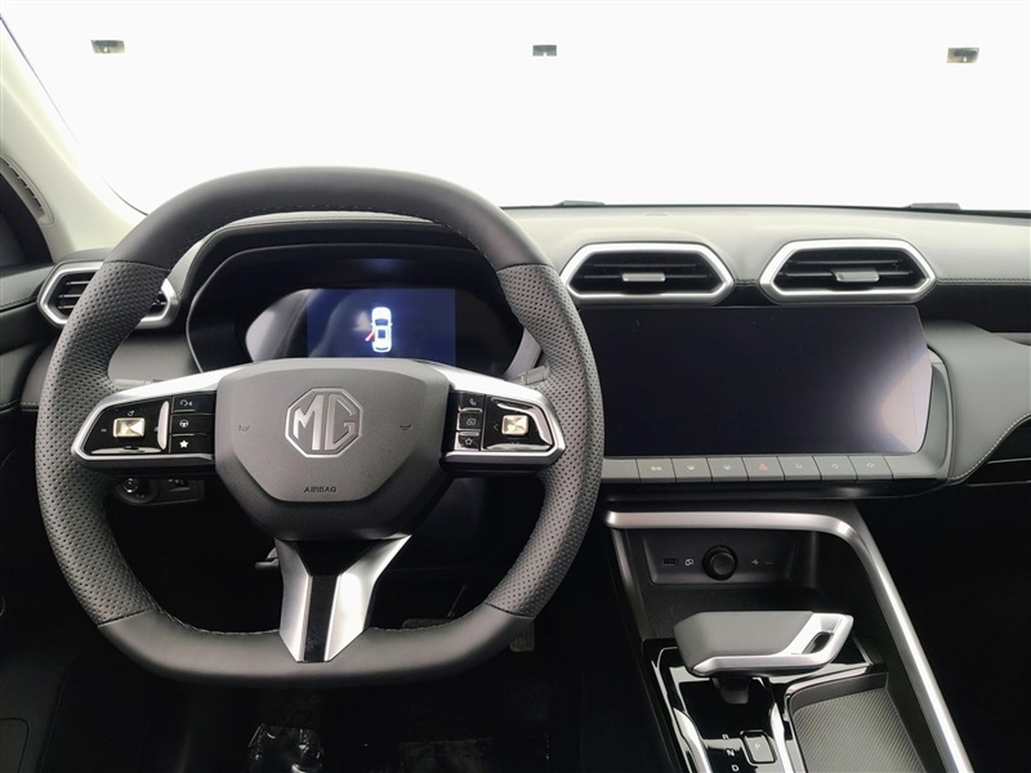 MG ZS 1.5 Hybrid+ Luxury NAVI / CAMERA / CARPLAY / ALU (2026) - Foto 9
