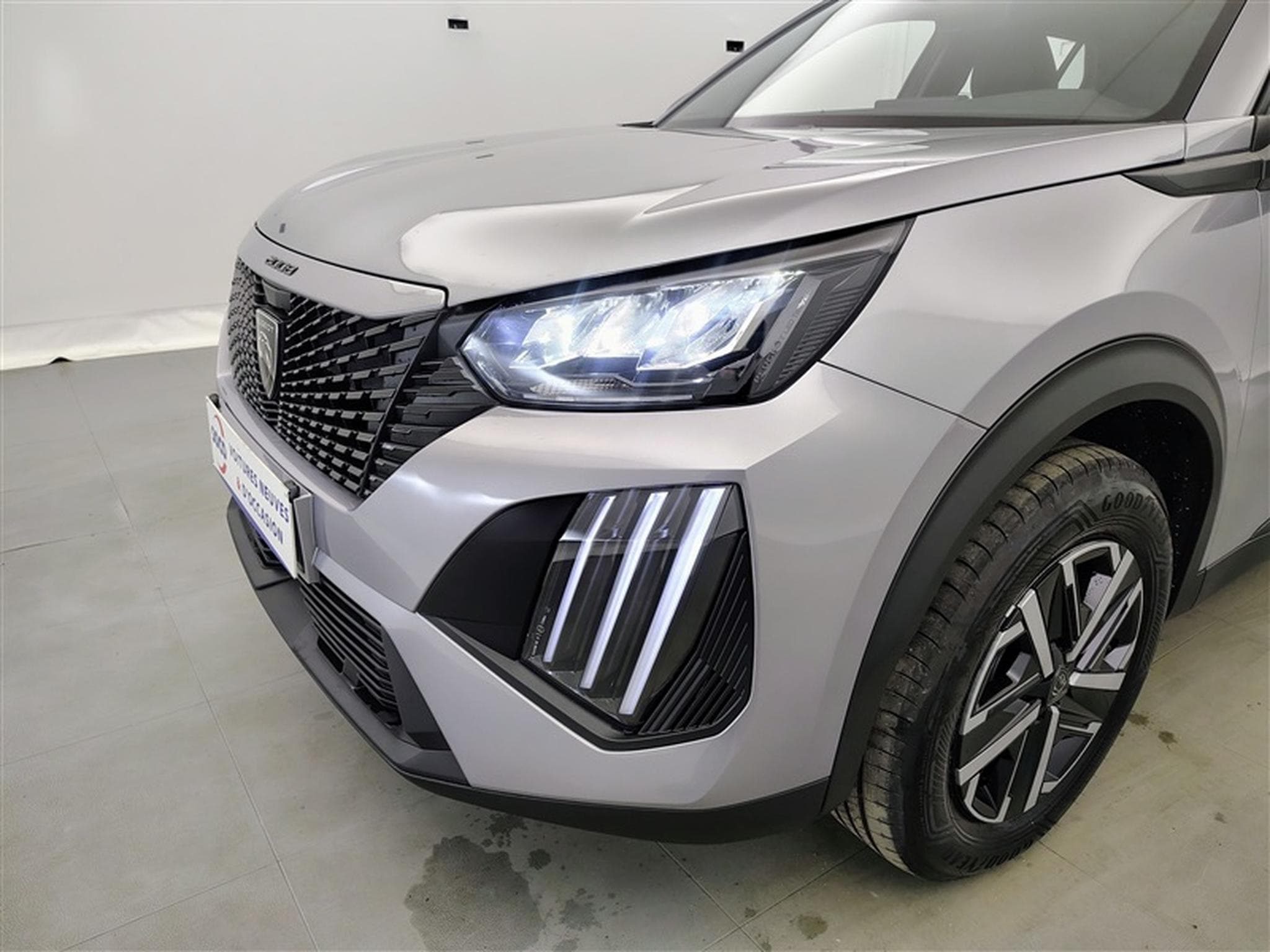 Peugeot 2008 1.2 PureTech 100Cv Style CARPLAY / FULL LED / PDC (2025) - Foto 15
